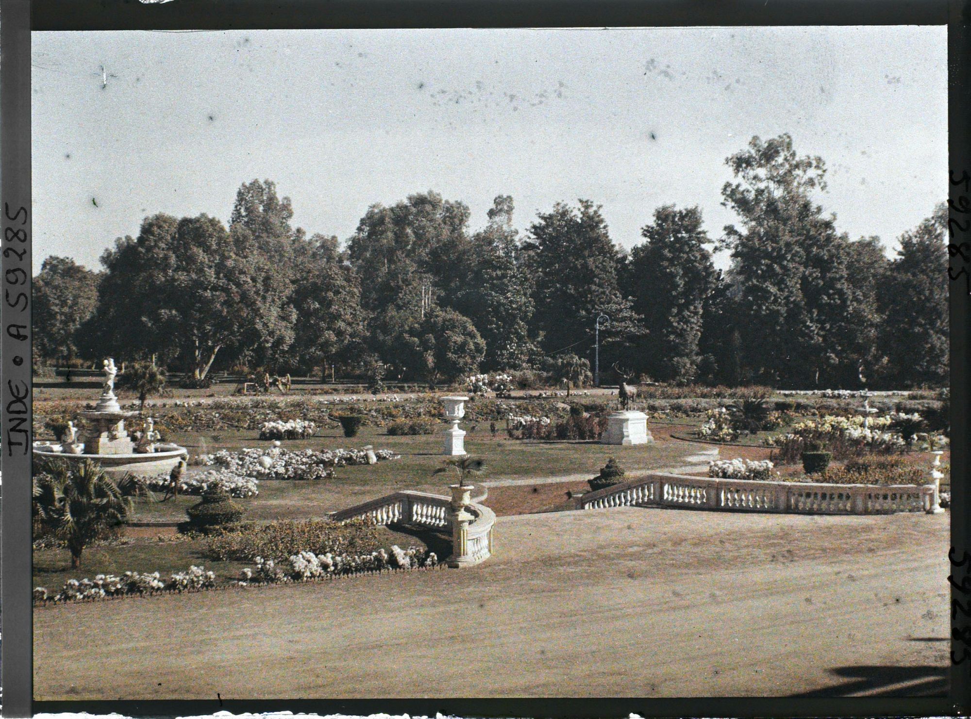 Image représentant Le jardin à la française du palais Jagatjit