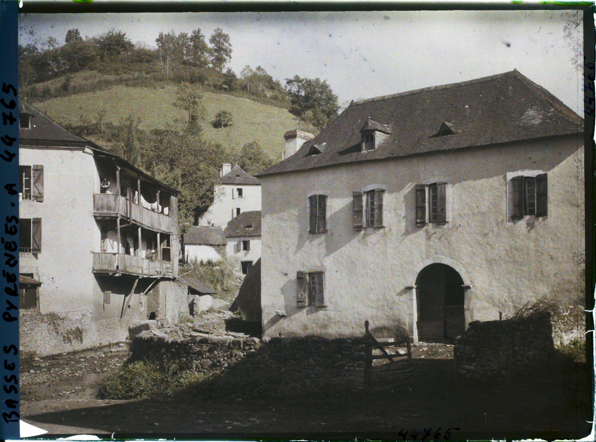Image représentant France , Tardets, Dans le Village