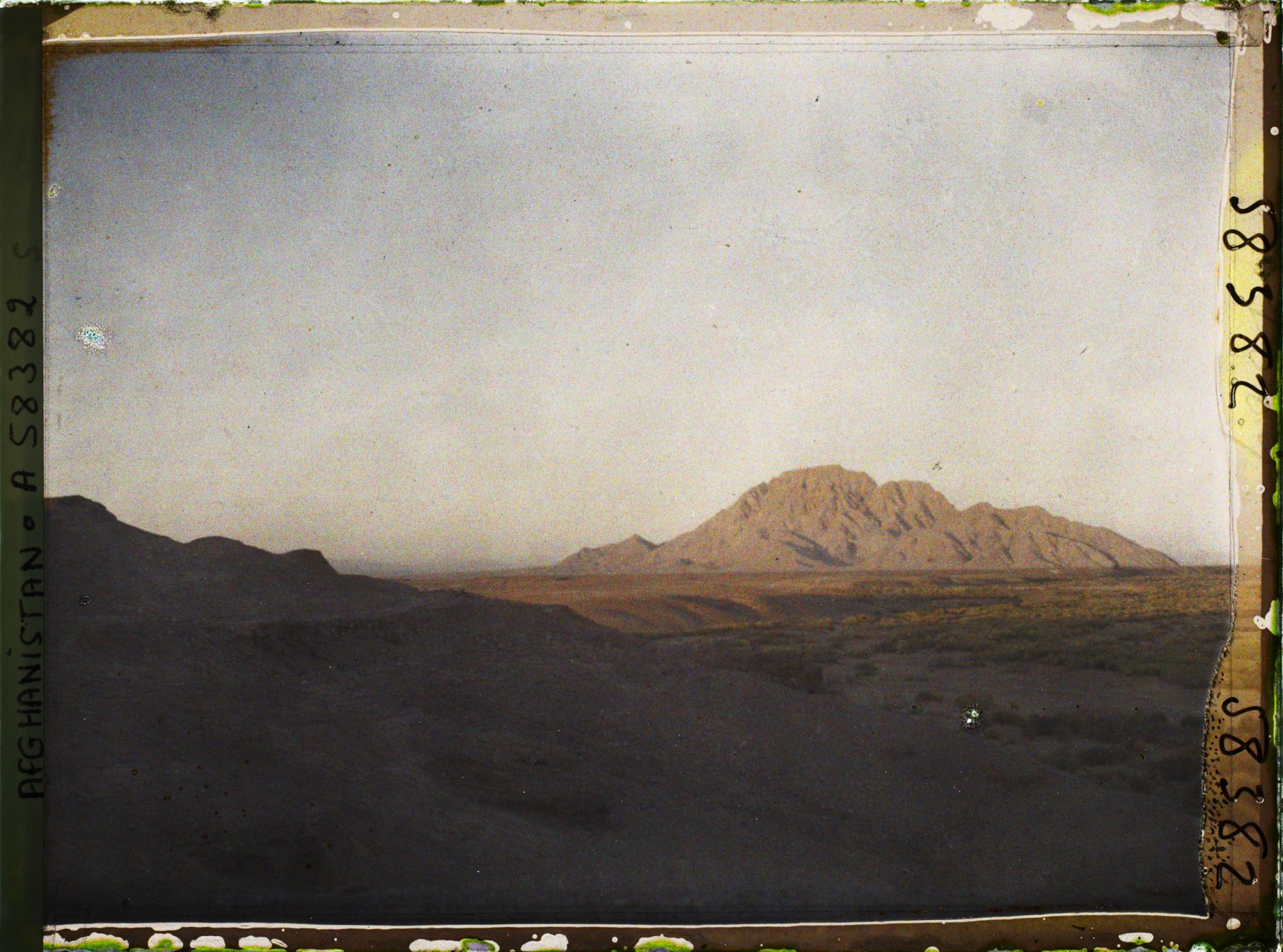 Image représentant Afghanistan, Dilaram, Coucher de Soleil sur la montagne isolée deKoh-i-Duzdan
