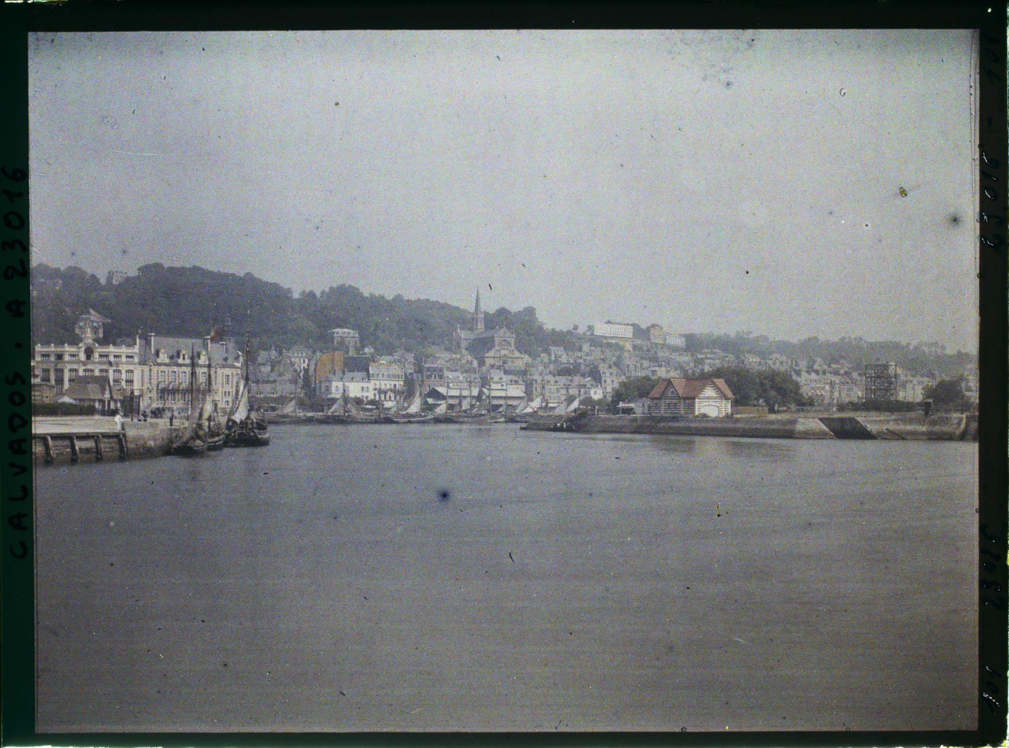 Image représentant Vue générale prise de Deauville