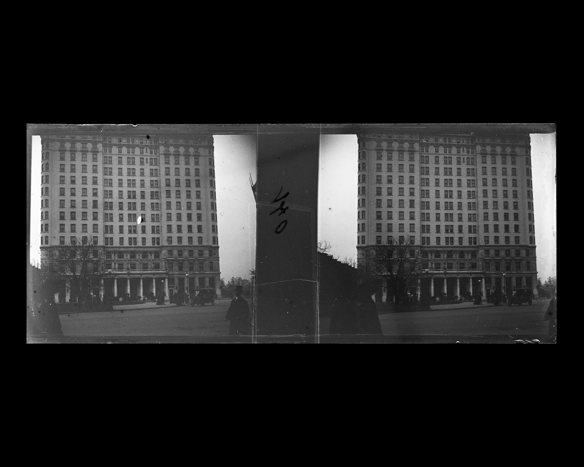 Image représentant L'hôtel Plaza, nouvellement construit près de Central Park