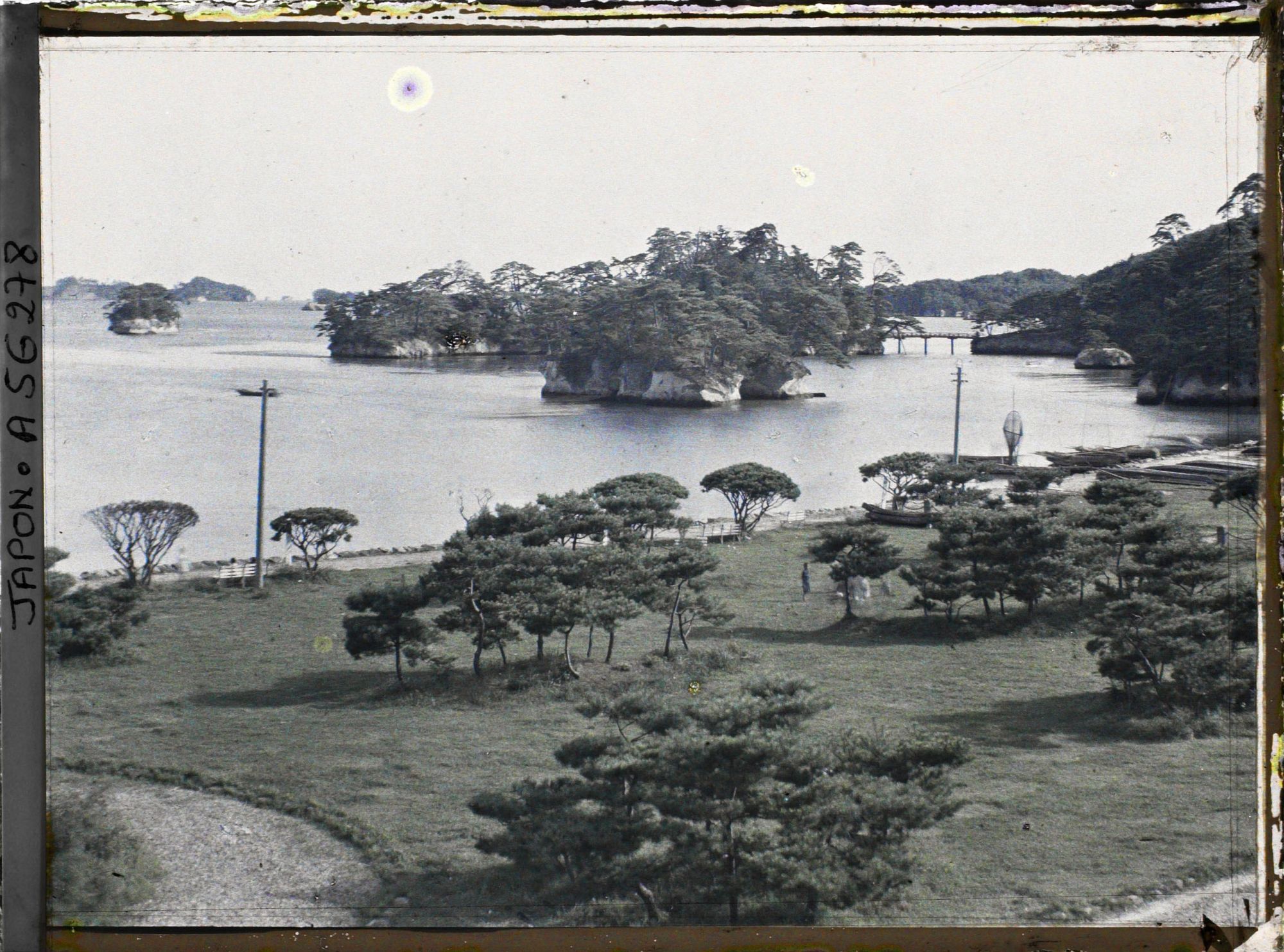 Image représentant La baie de Matsushima, vue du parc du quartier Namiuchihama (au sud de la ville)