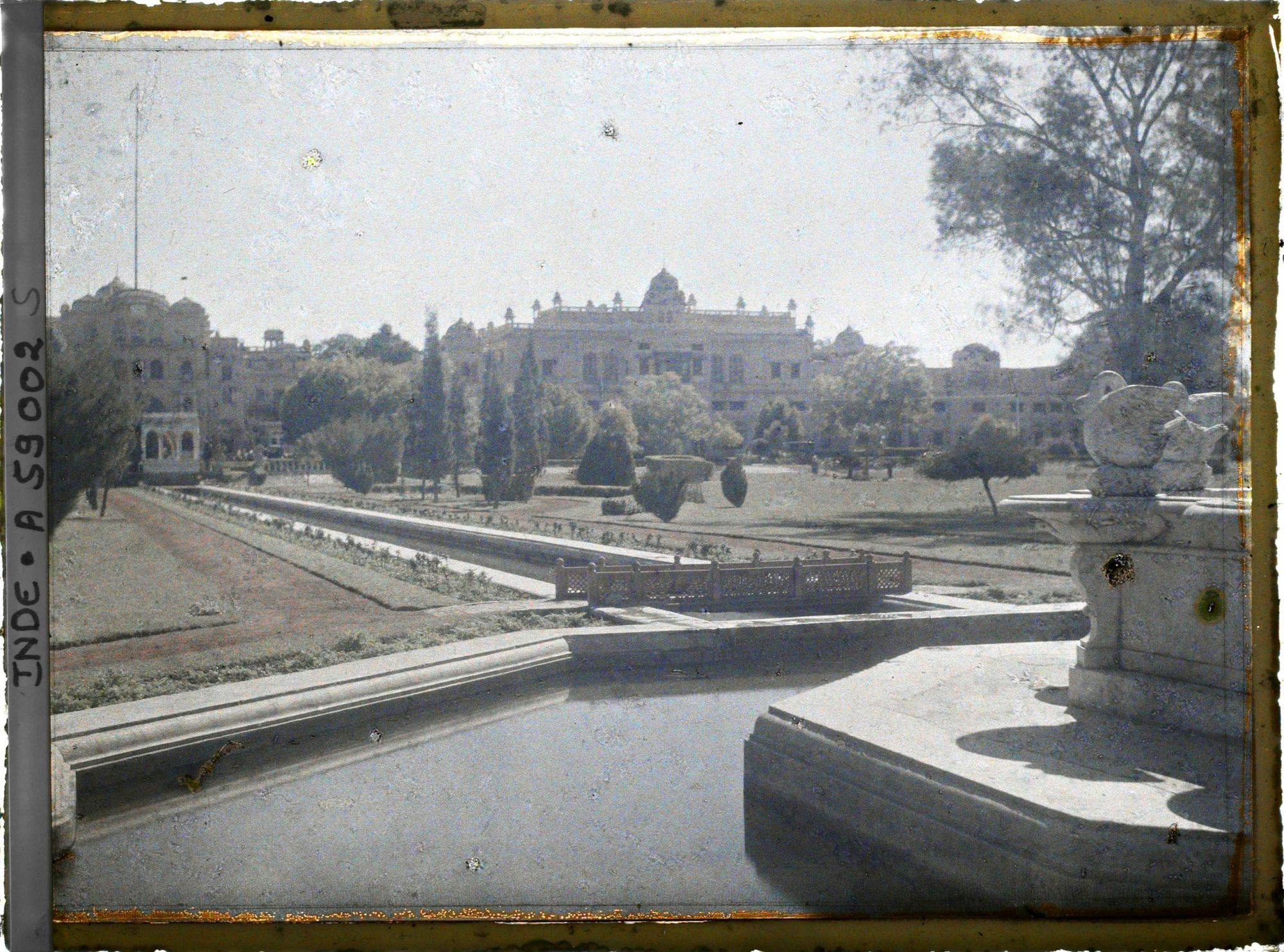 Image représentant Le nouveau palais et le Moti Bagh (jardin de la Perle)