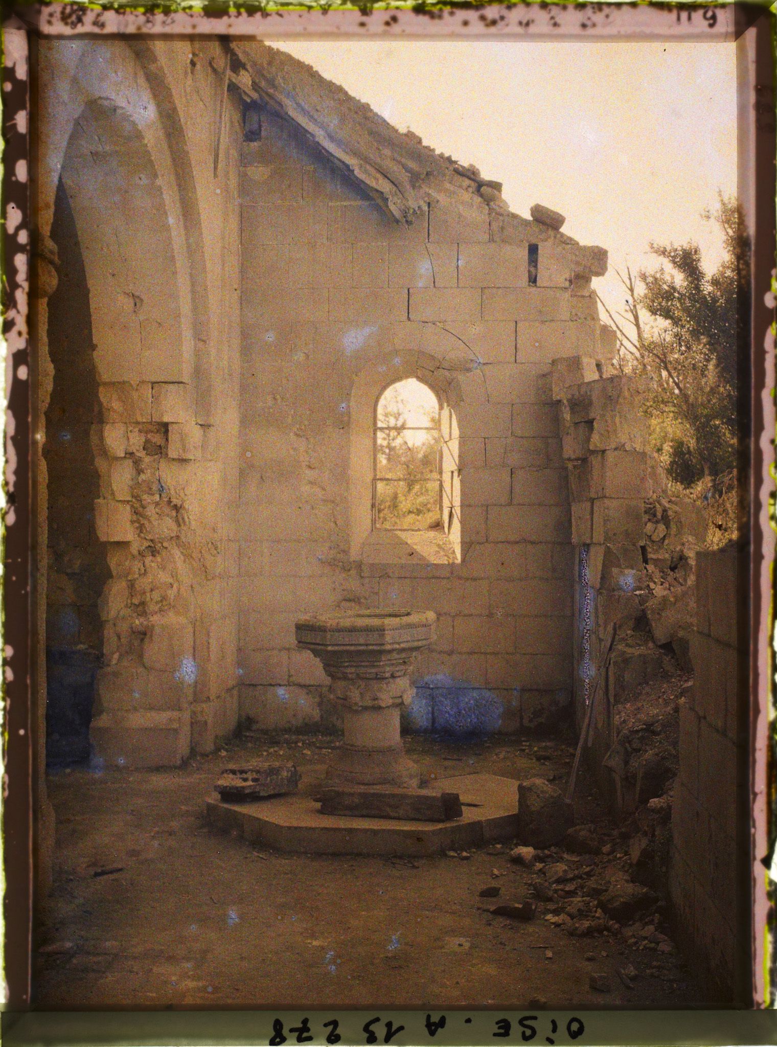 Image représentant France, Tracy-le-Val, Eglise (Intérieur)
