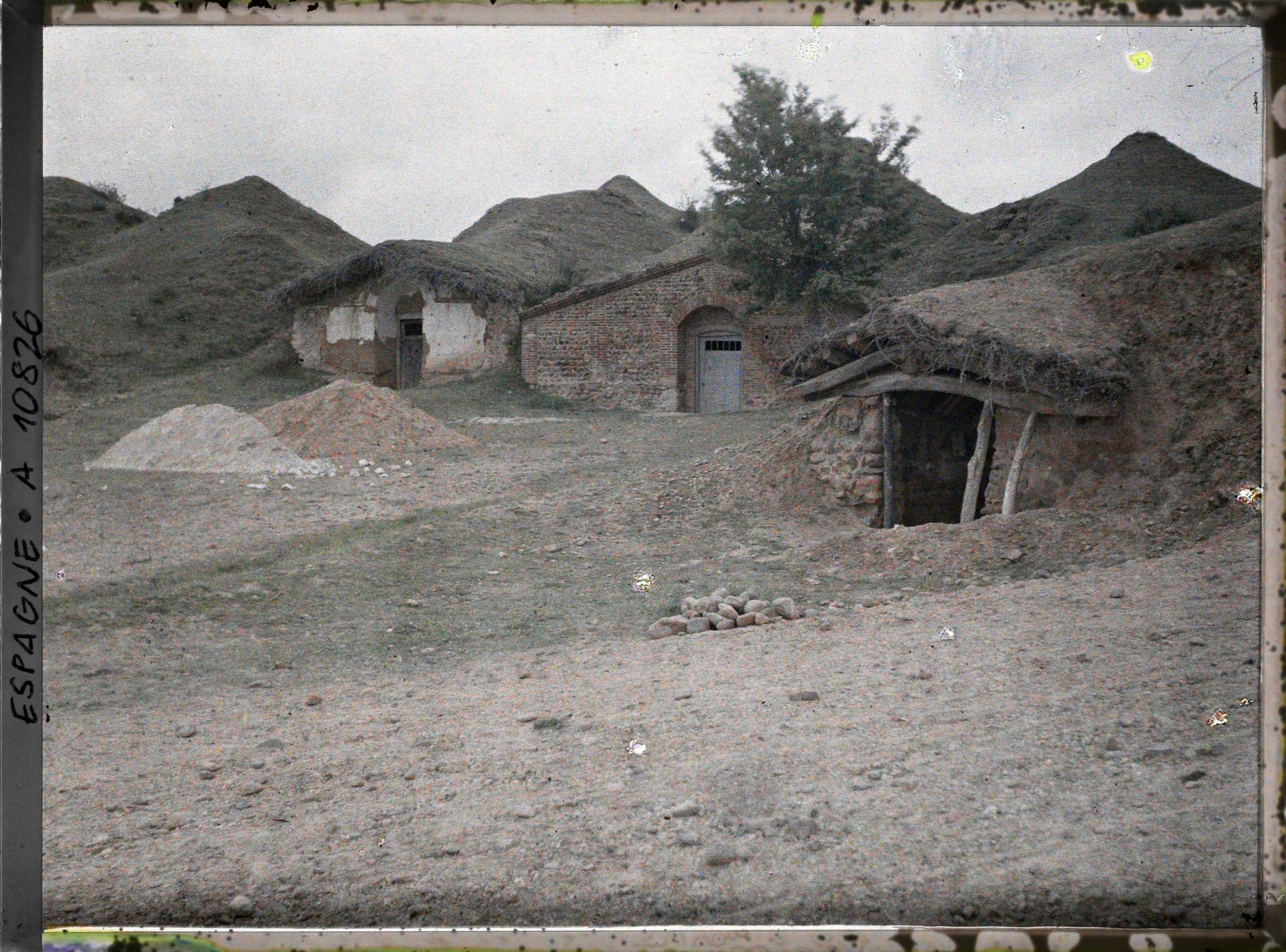 Image représentant Espagne, de Léon à Astorga, Les Cuevas, près de Trobajo de Arriba
