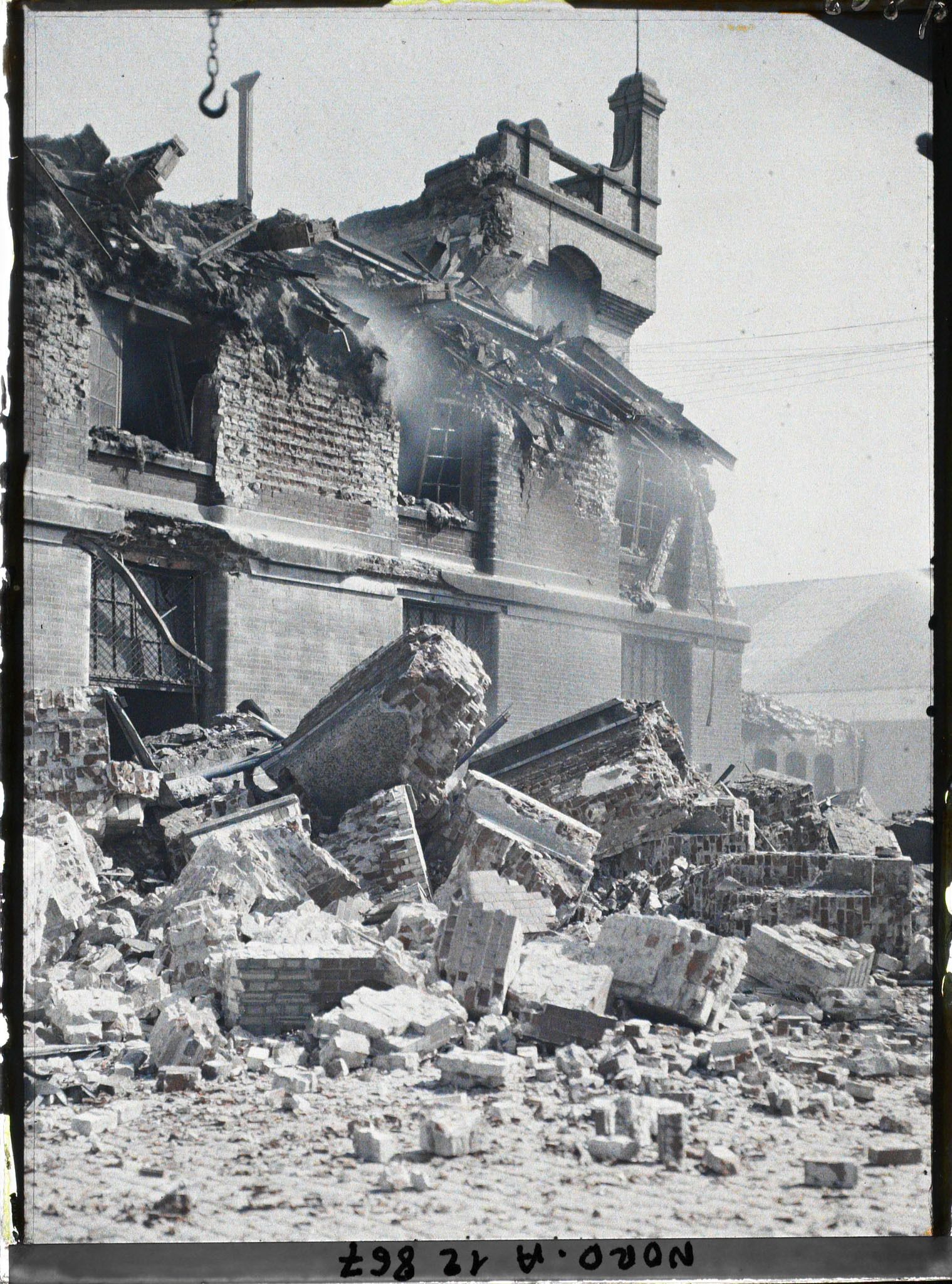 Image représentant France, Dunkerque, Bombardement des 2 - 3 - Septe - Entrepôt de laines