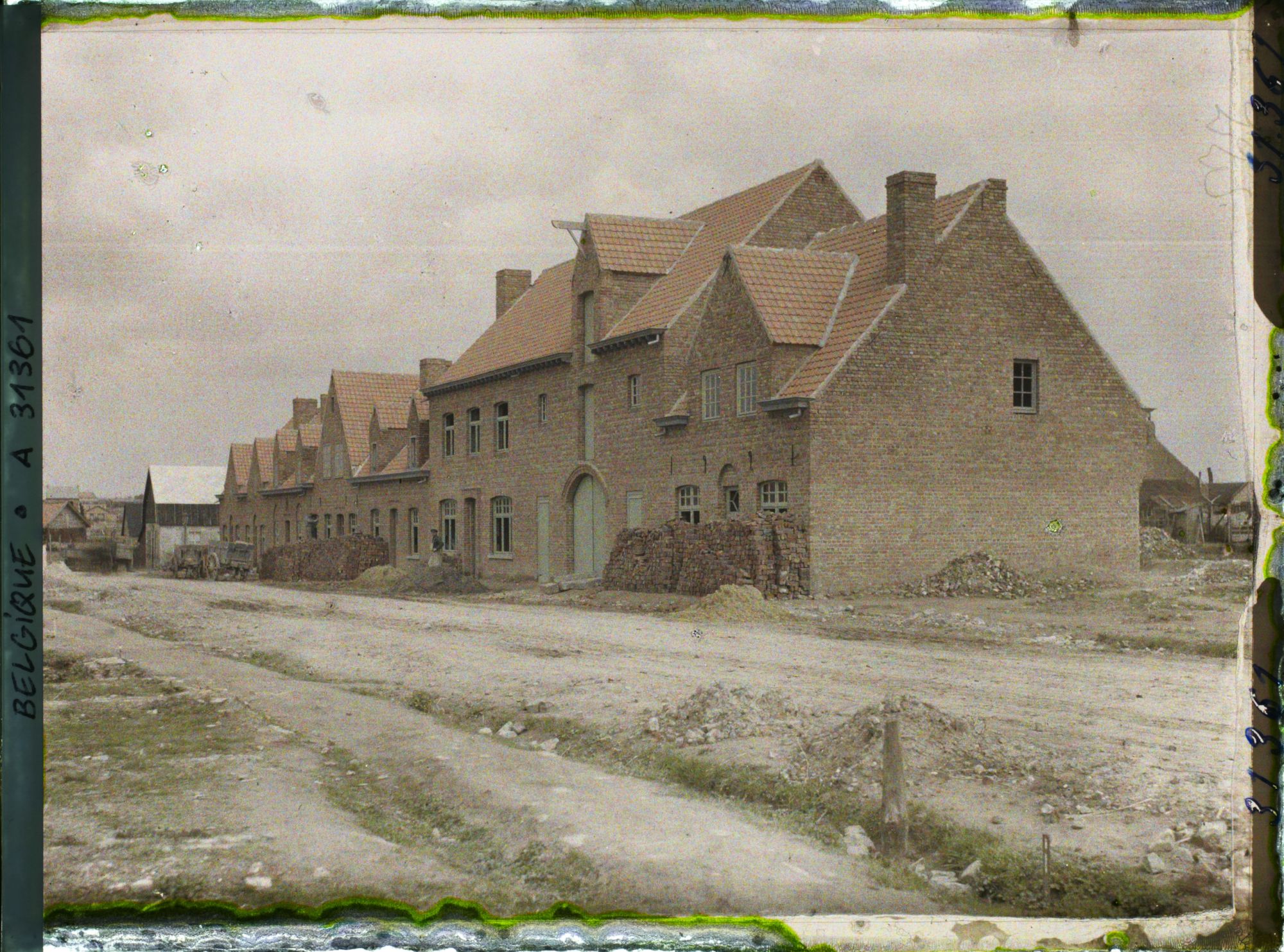 Image représentant Belgique, Zonnebeke, Nouvelles maisons