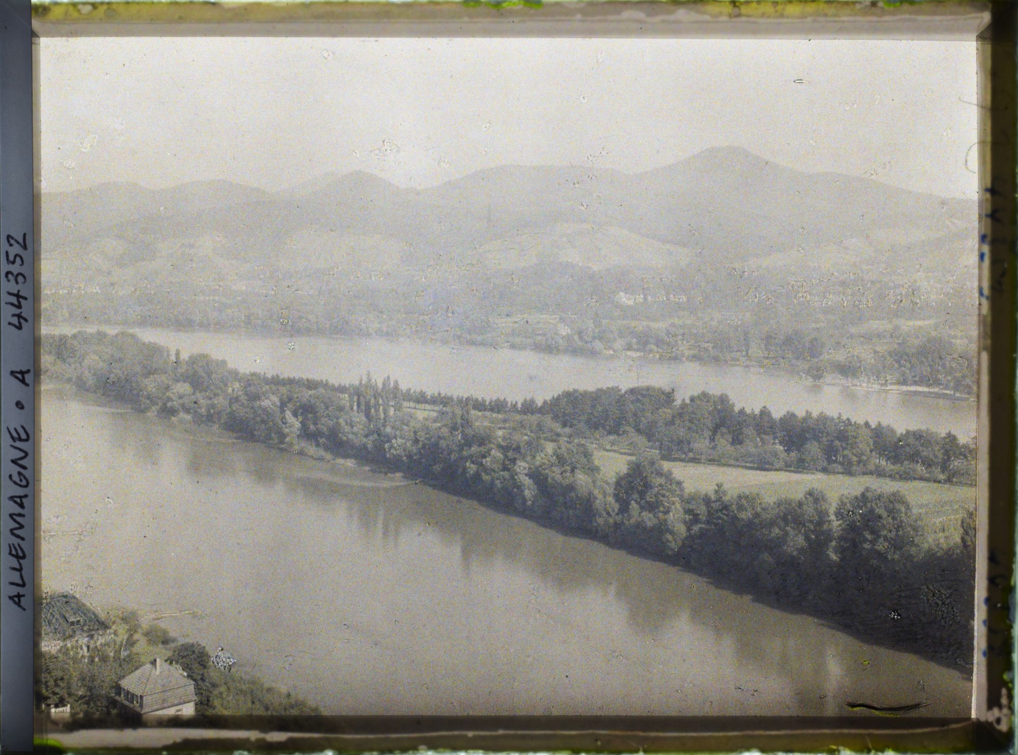 Image représentant Allemagne, Rolanseck,L'Ile de Nonnenwerth et les 7 Montagnes