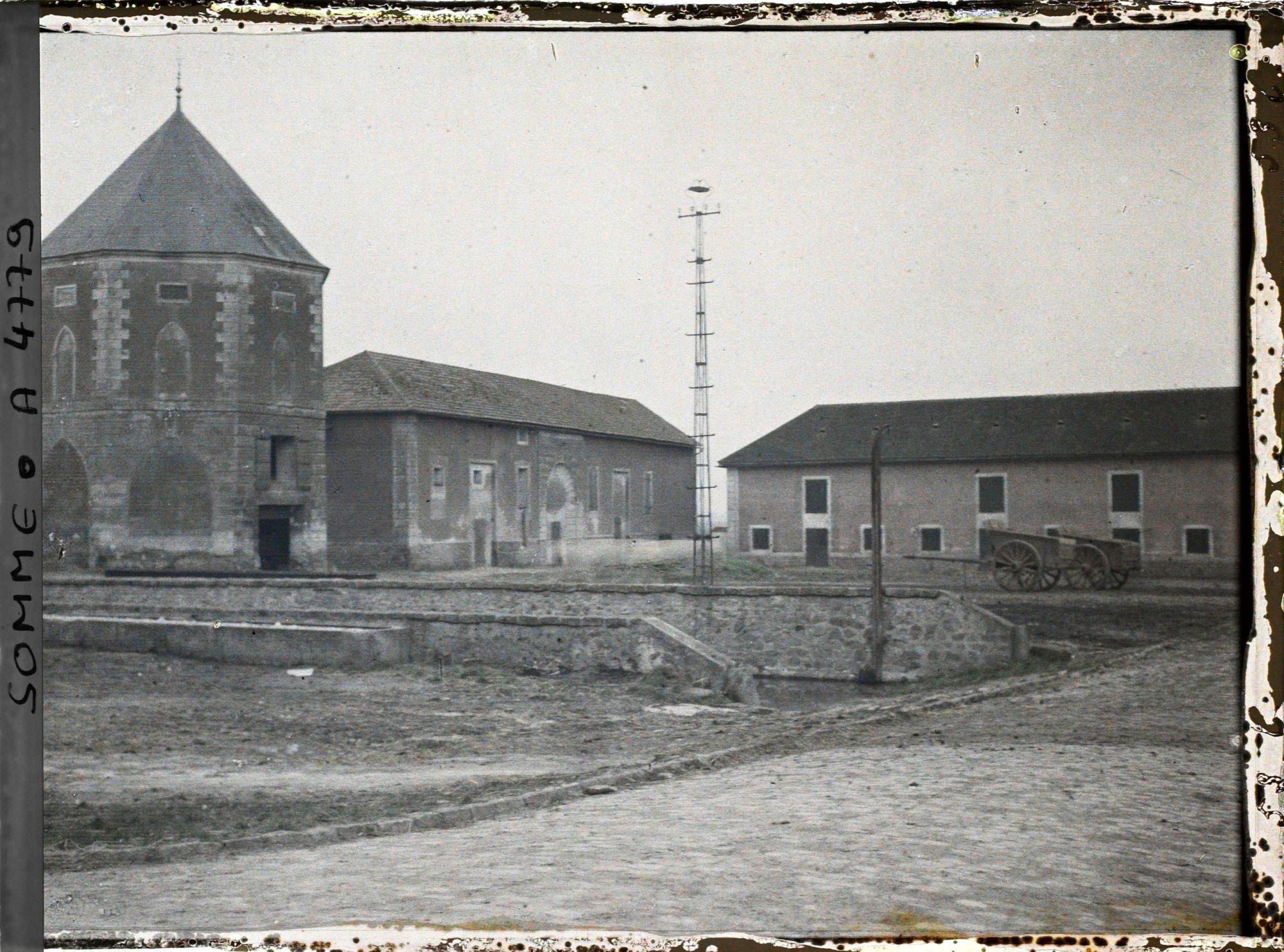 Image représentant Type de grande ferme, le colombier et les écuries