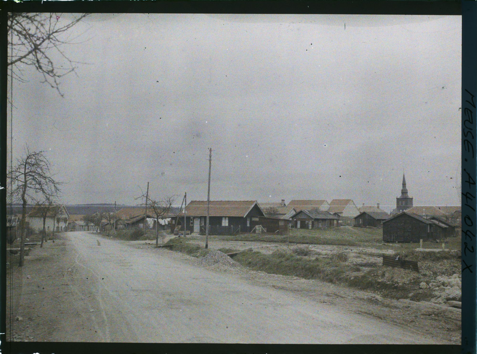 Image représentant France, Neuvilly, Entrée Est