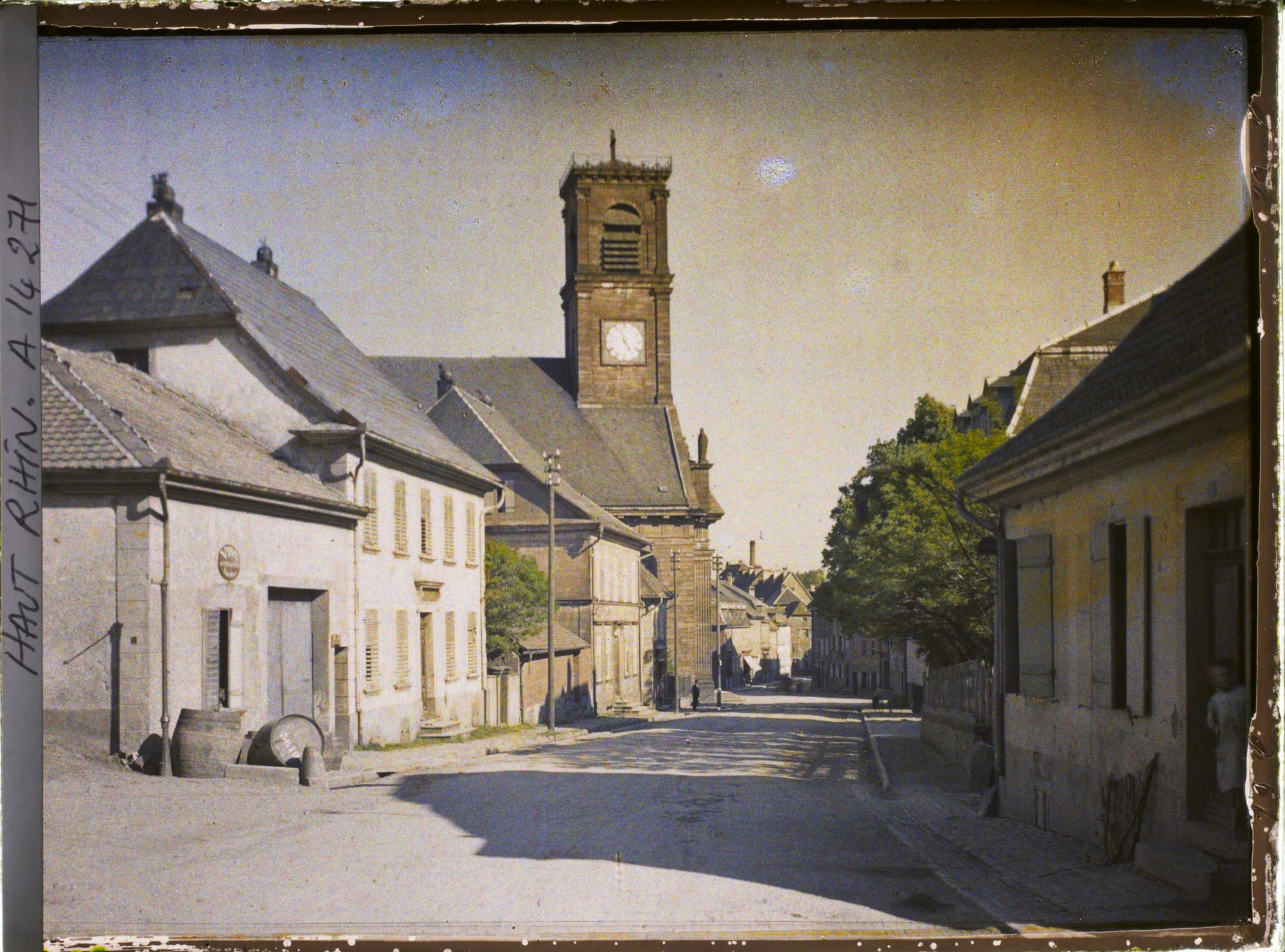 Image représentant Vue de la vallée avec l'église (vue prise en venant du fond de la vallée)