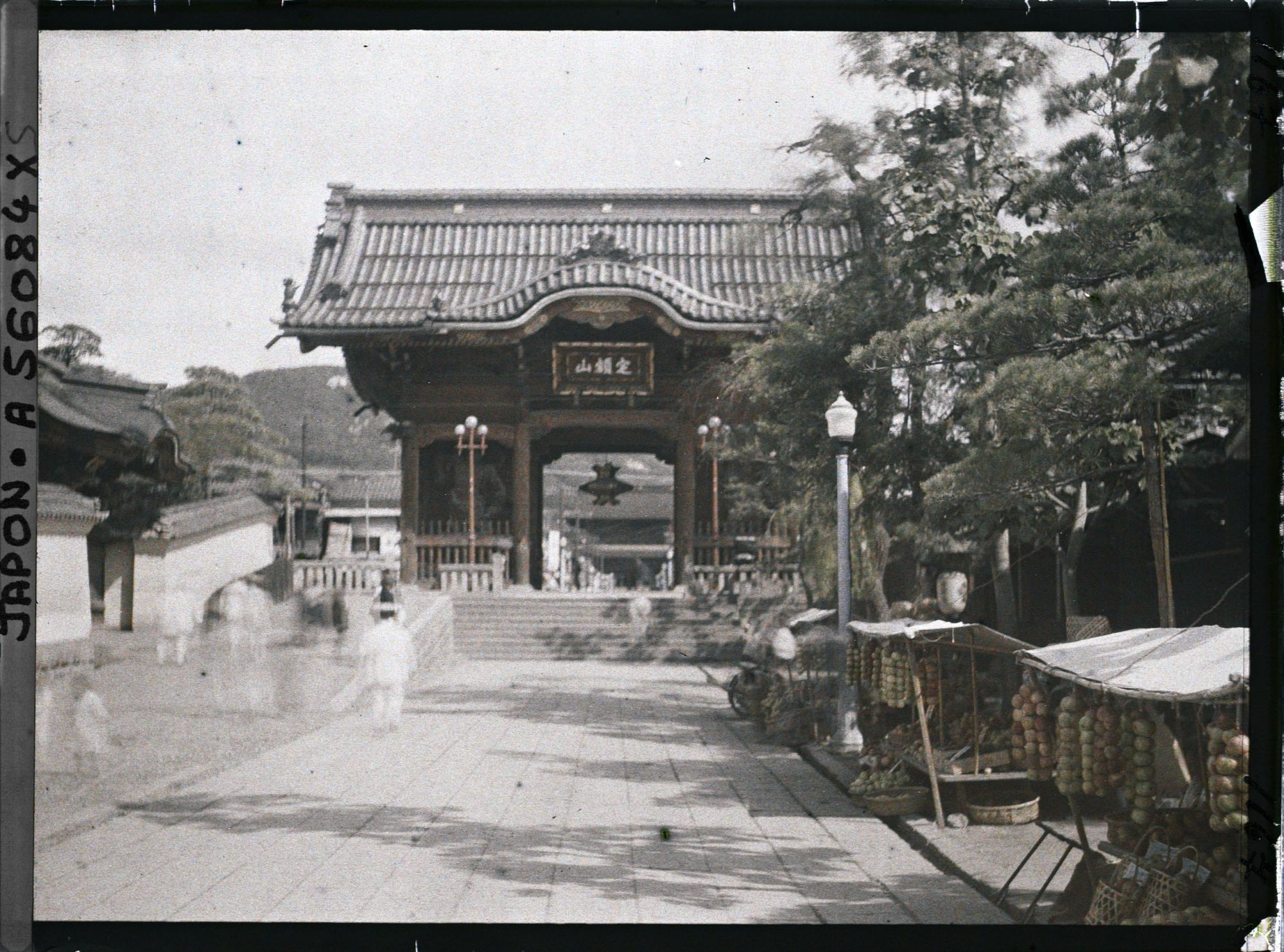 Image représentant Temple Zenko-ji : la Niômon et l'allée des marchands