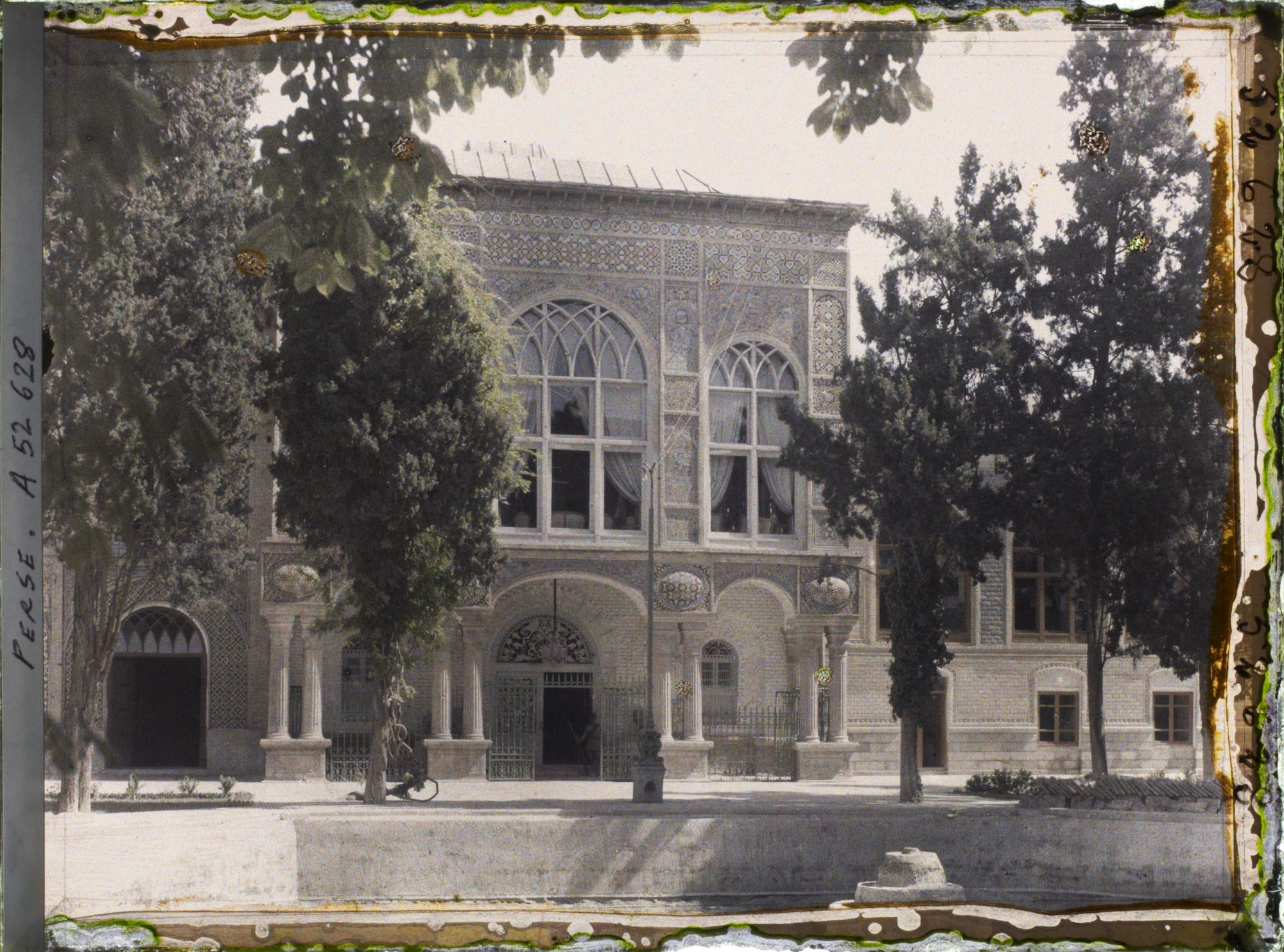 Image représentant L'entrée principale du palais du Golestan