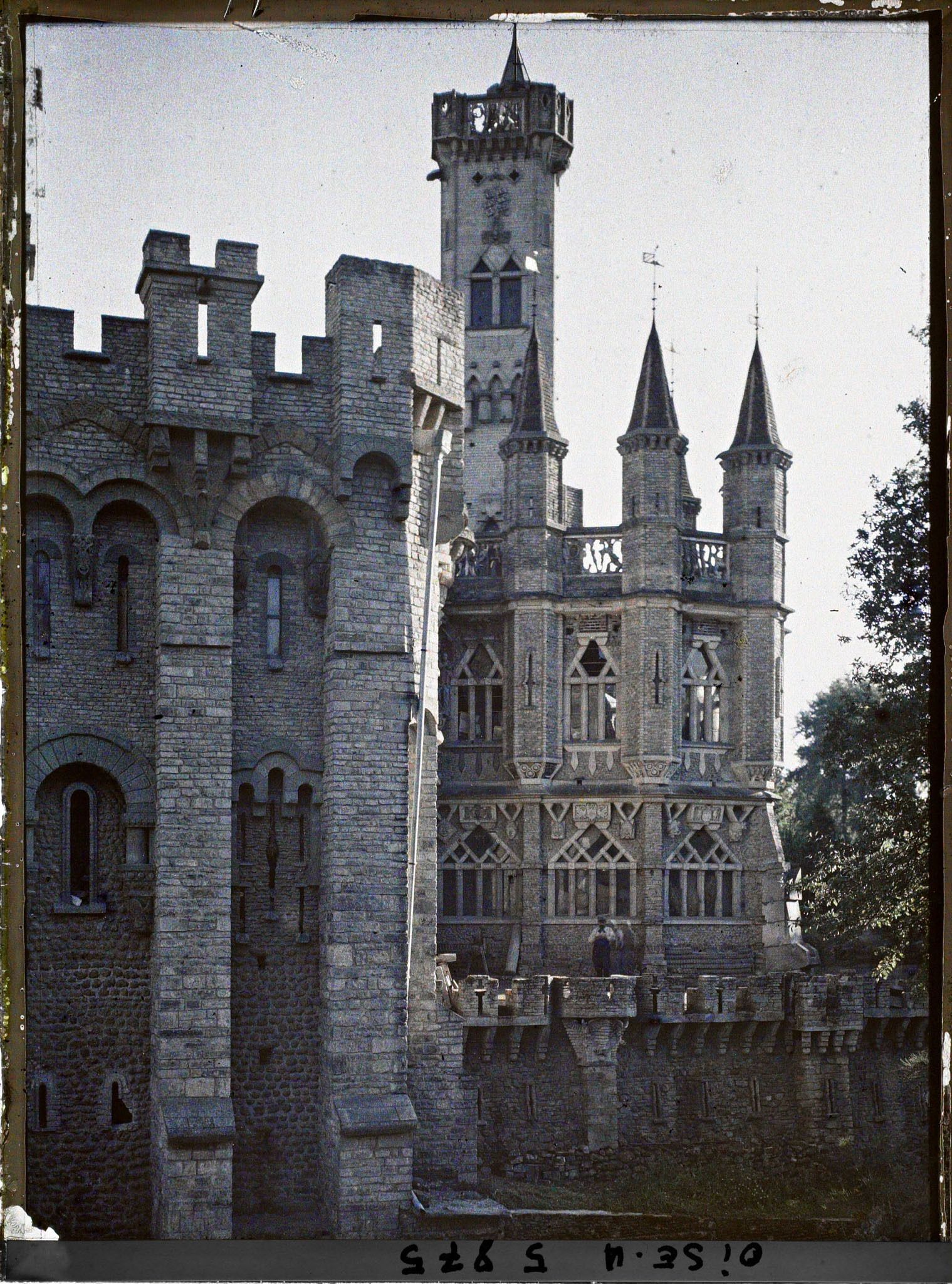 Image représentant France, Tour du Château La grasse - Observatoire d'artillerie