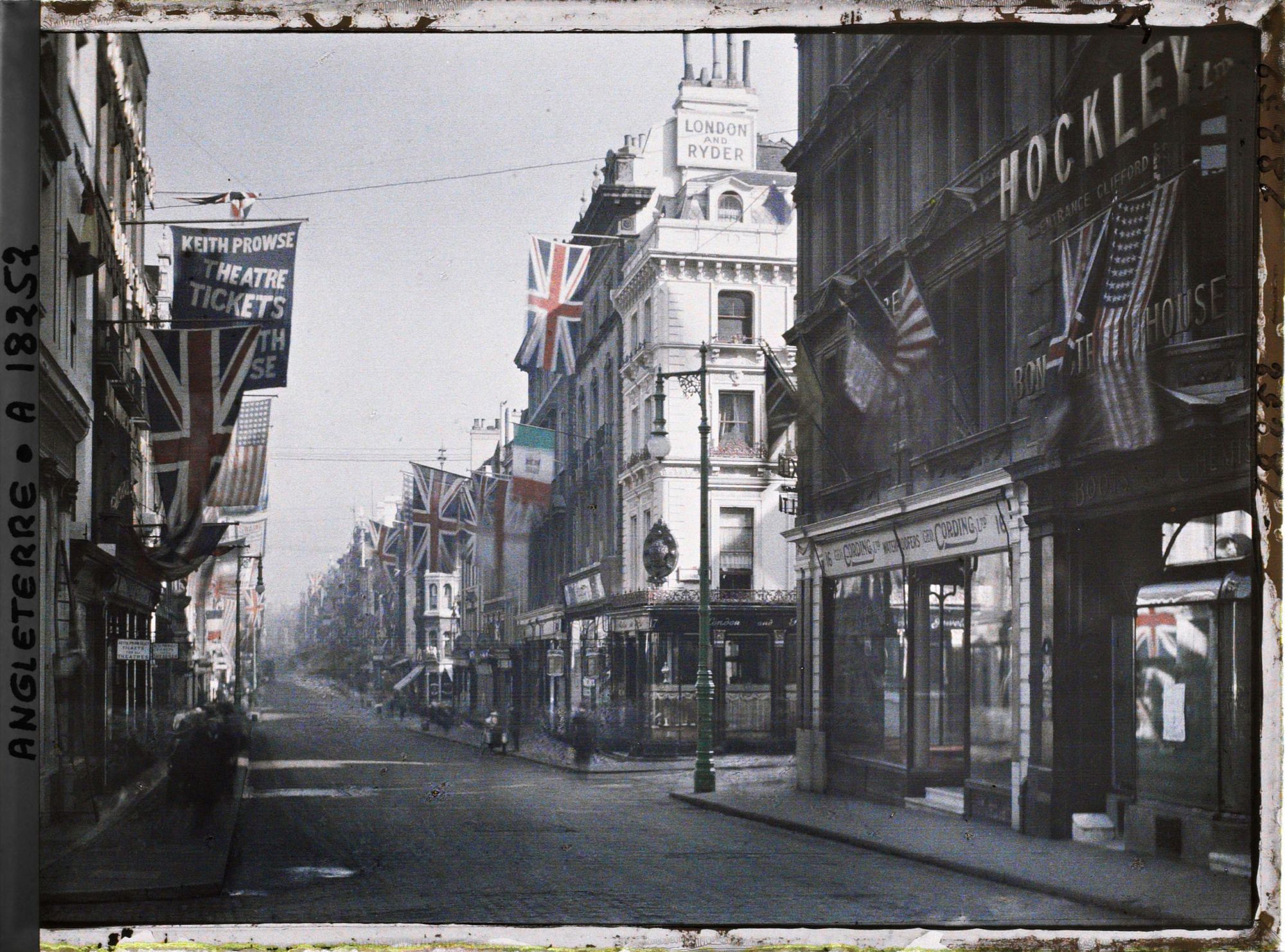 Image représentant Carrefour entre New Bond street et Clifford street
