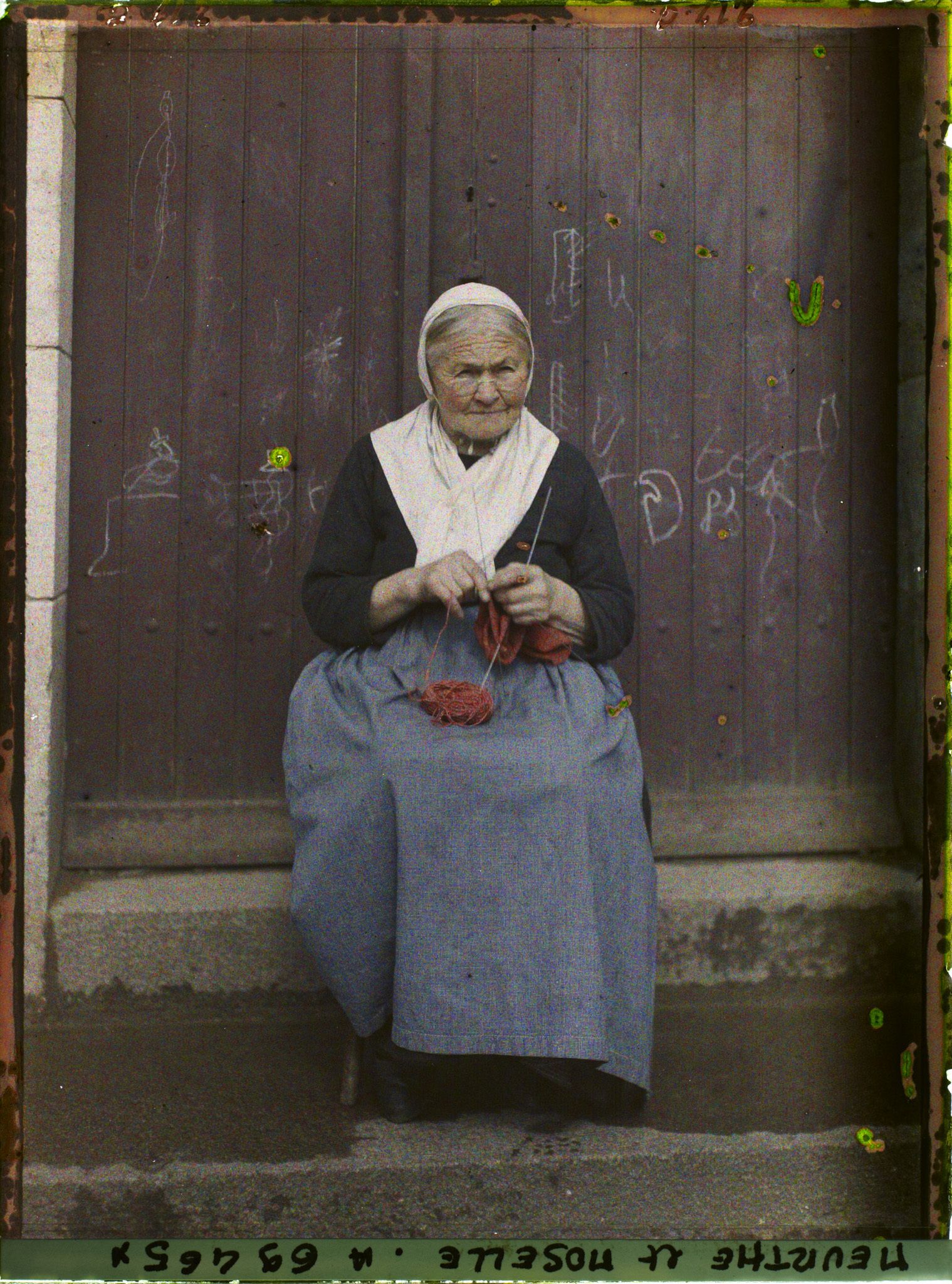 Image représentant Madame Henriot Colin au tricot