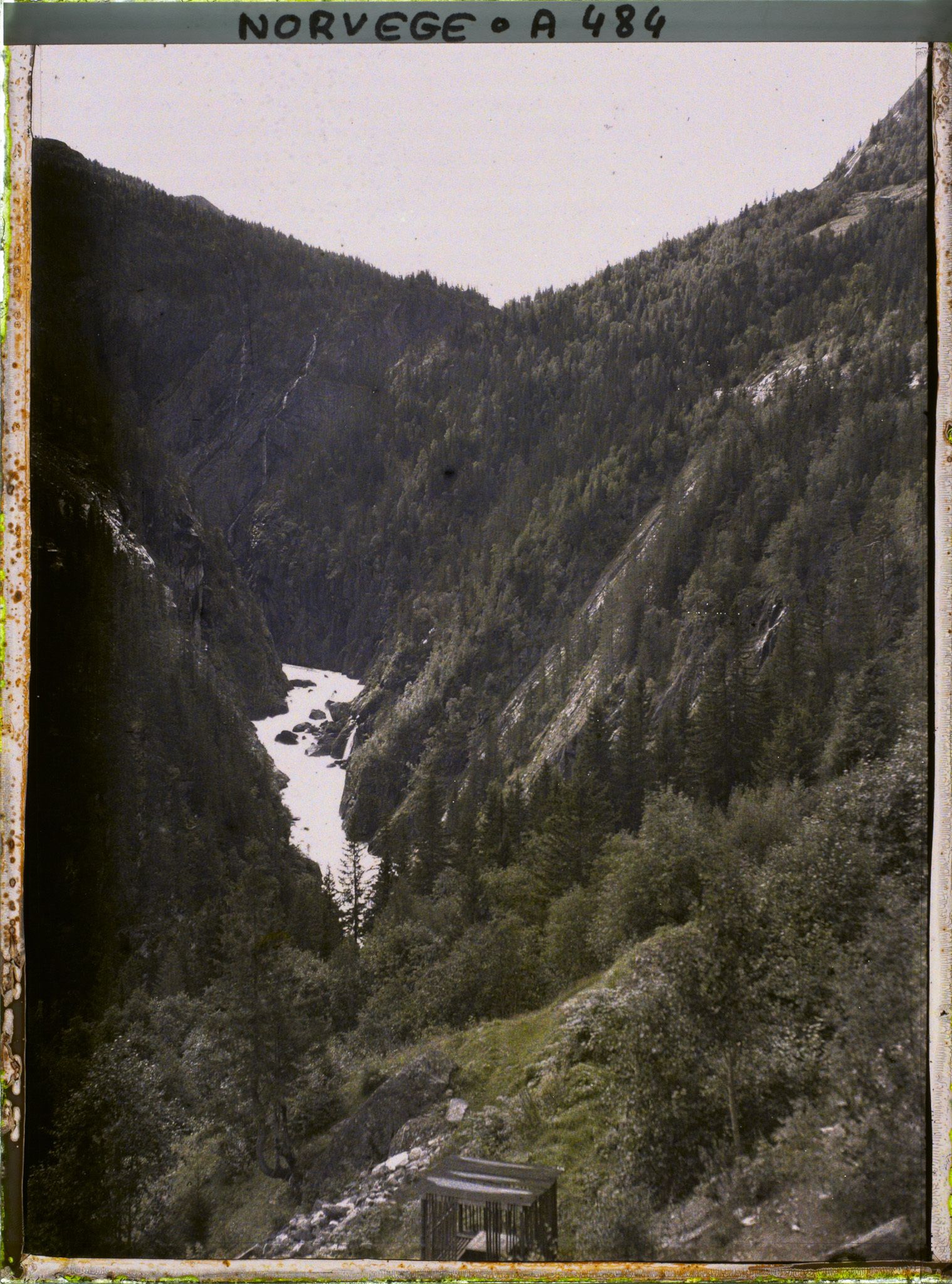 Image représentant les chutes d'eau Rjukanfossen
