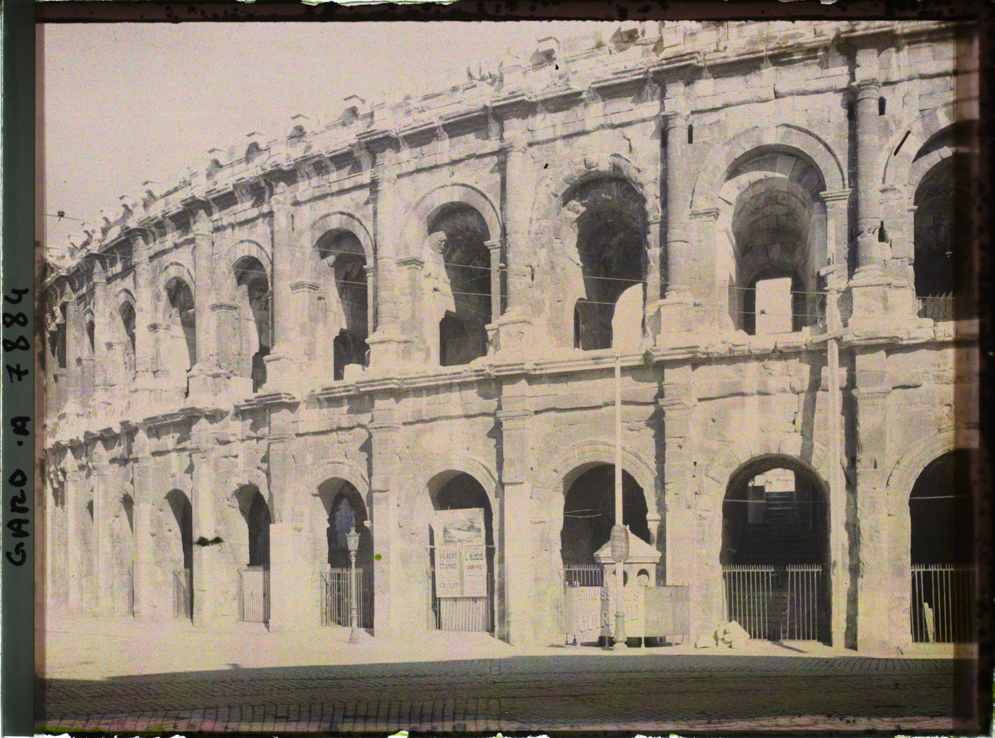 Image représentant Les arènes
