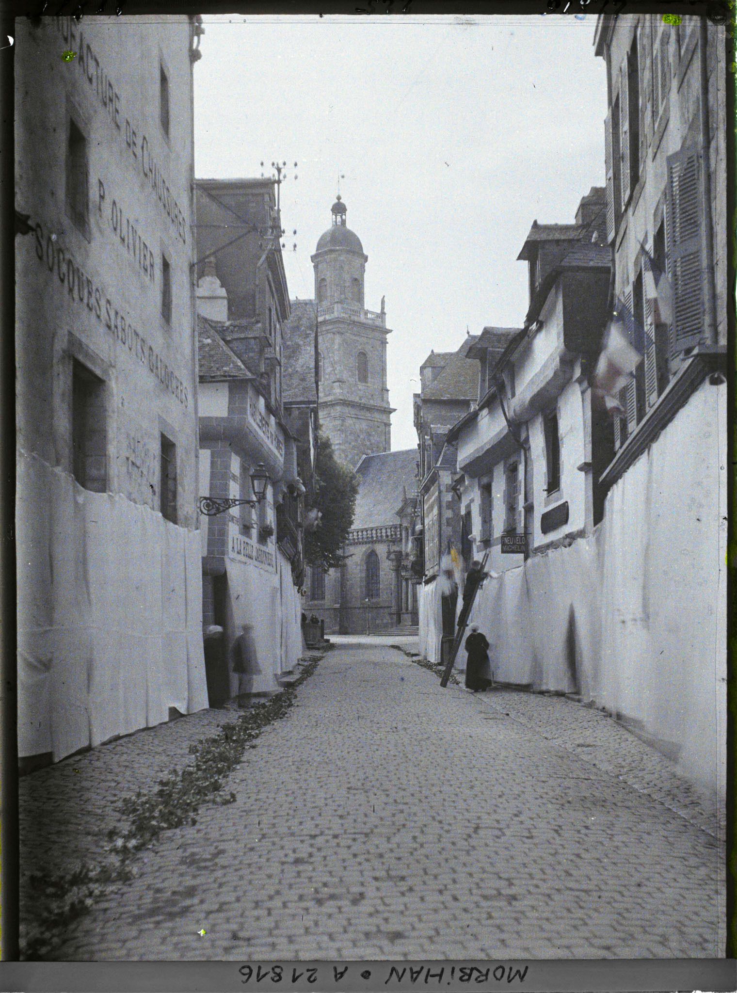 Image représentant La rue du Lait avant le passage de la procession de la Fête-Dieu