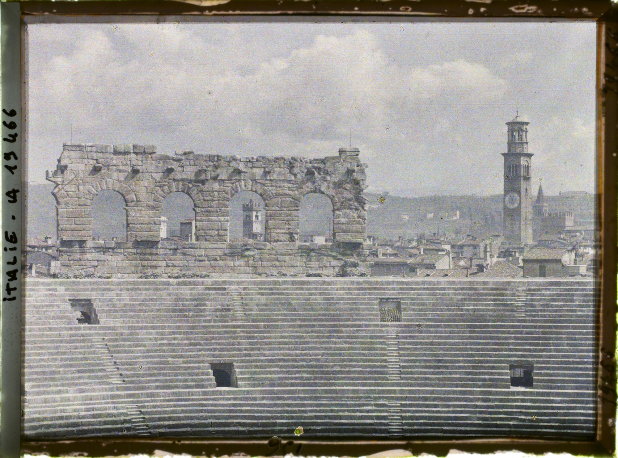 Image représentant Vue intérieure des arènes