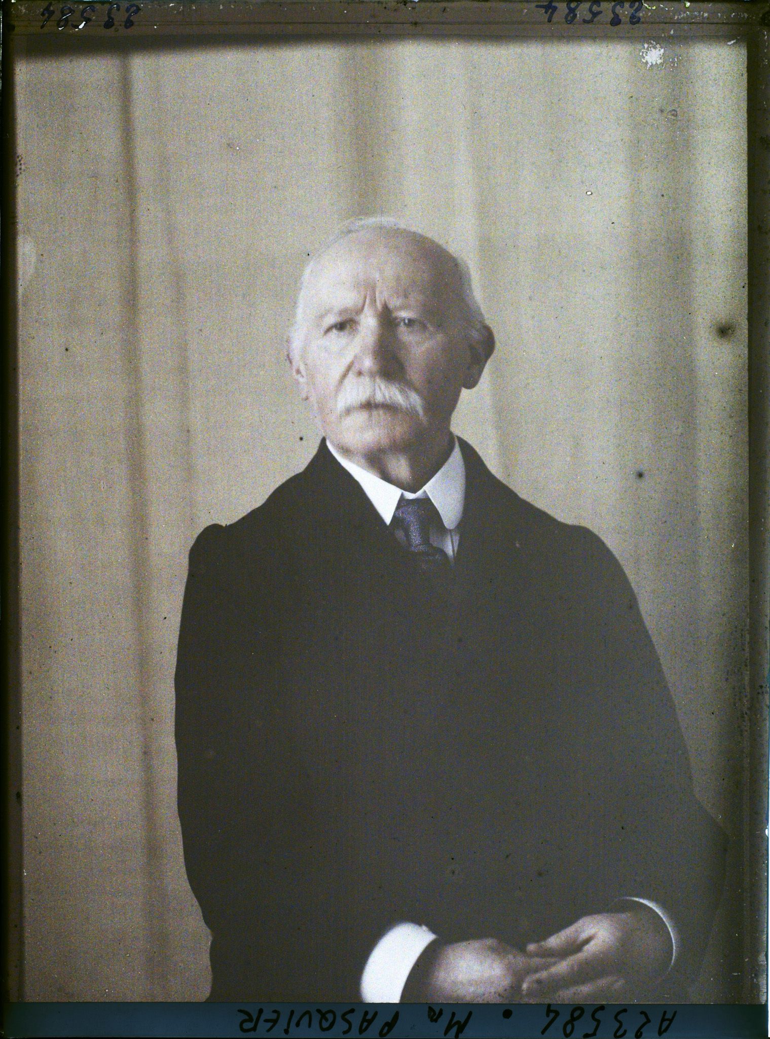 Image représentant Monsieur Ernest Pasquier
