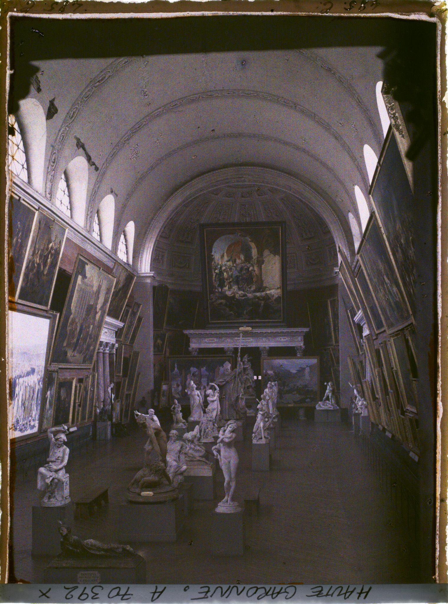 Image représentant La salle de peintures modernes du musée des Augustins, avec le tableau Entrée de Mehmet II à Constantinop