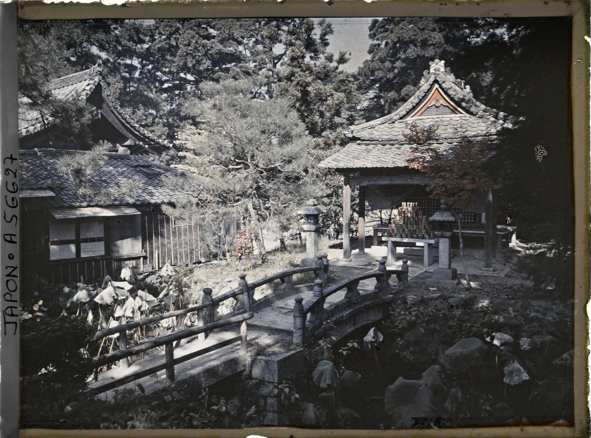 Image représentant L'île Benten (Benten-jima) et son temple dans l'enceinte du temple Kiyomizu-dera (ou Seisuiji)