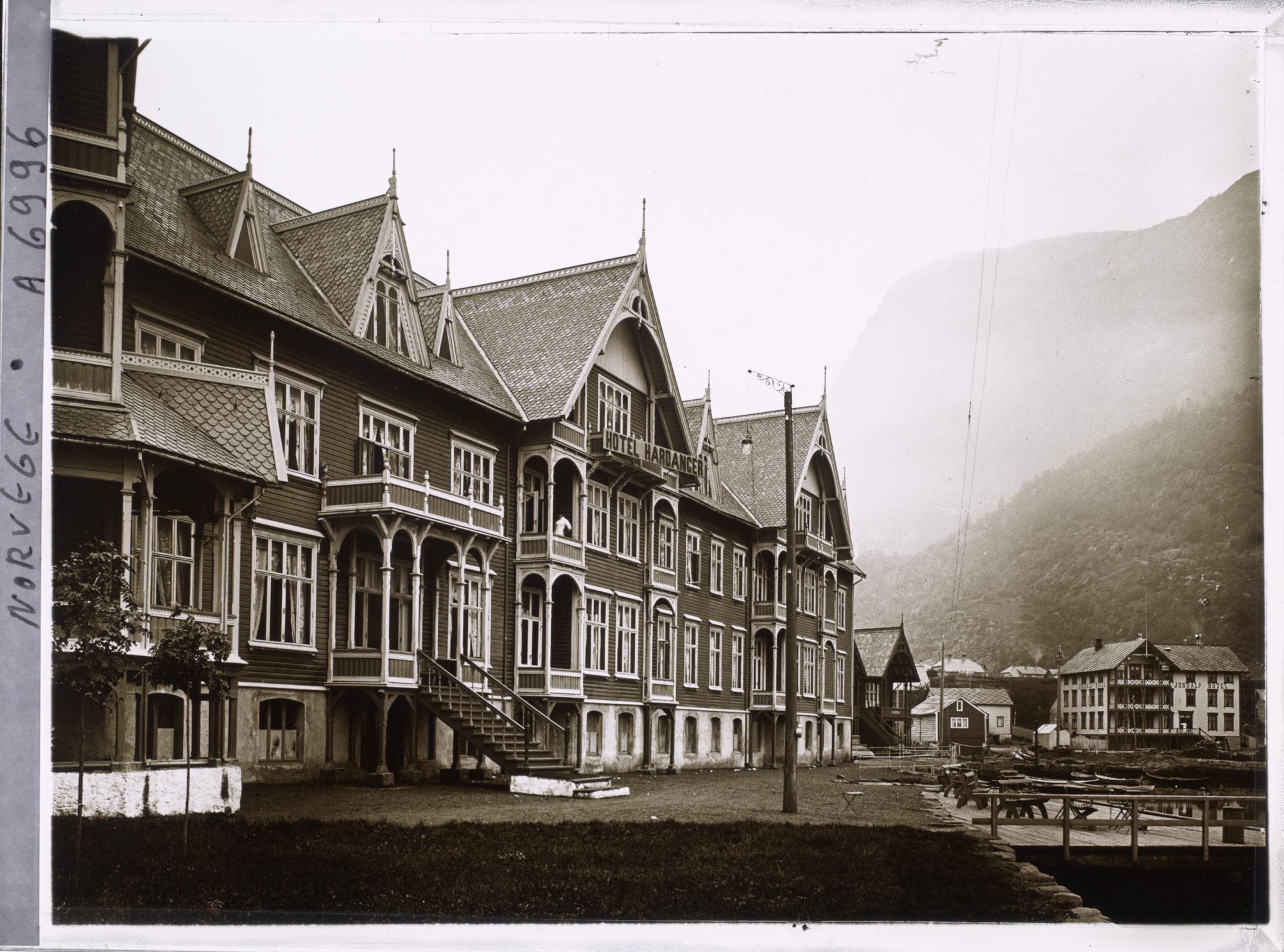 Image représentant L'hôtel Hardanger au bord du lac