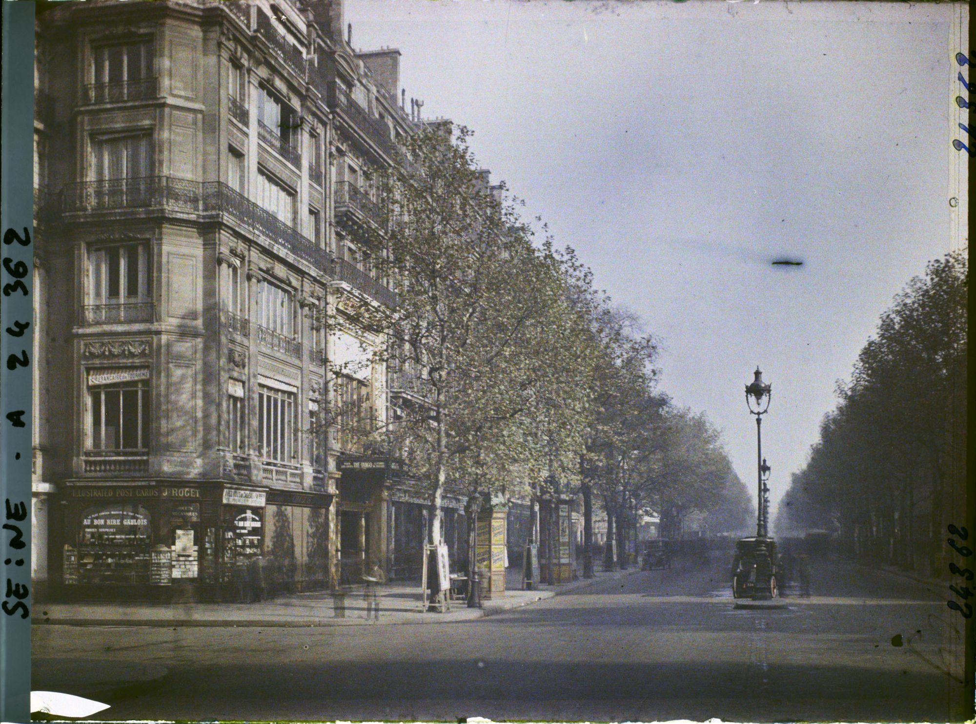 Image représentant Le boulevard des Capucines, au niveau du n° 30