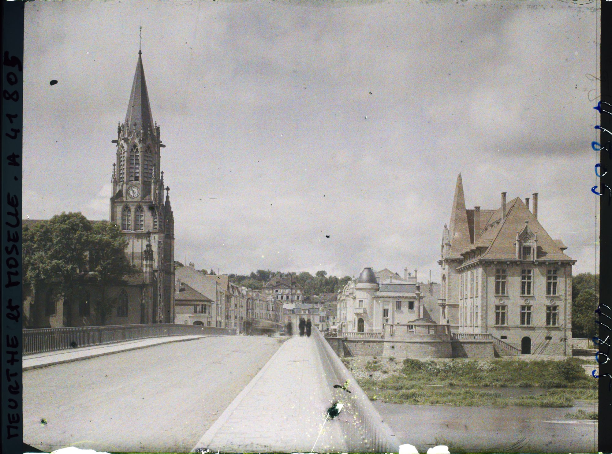 Image représentant France, Baccarat, Rue des Ponts, Nouvel Hôtel de Ville et Eglise