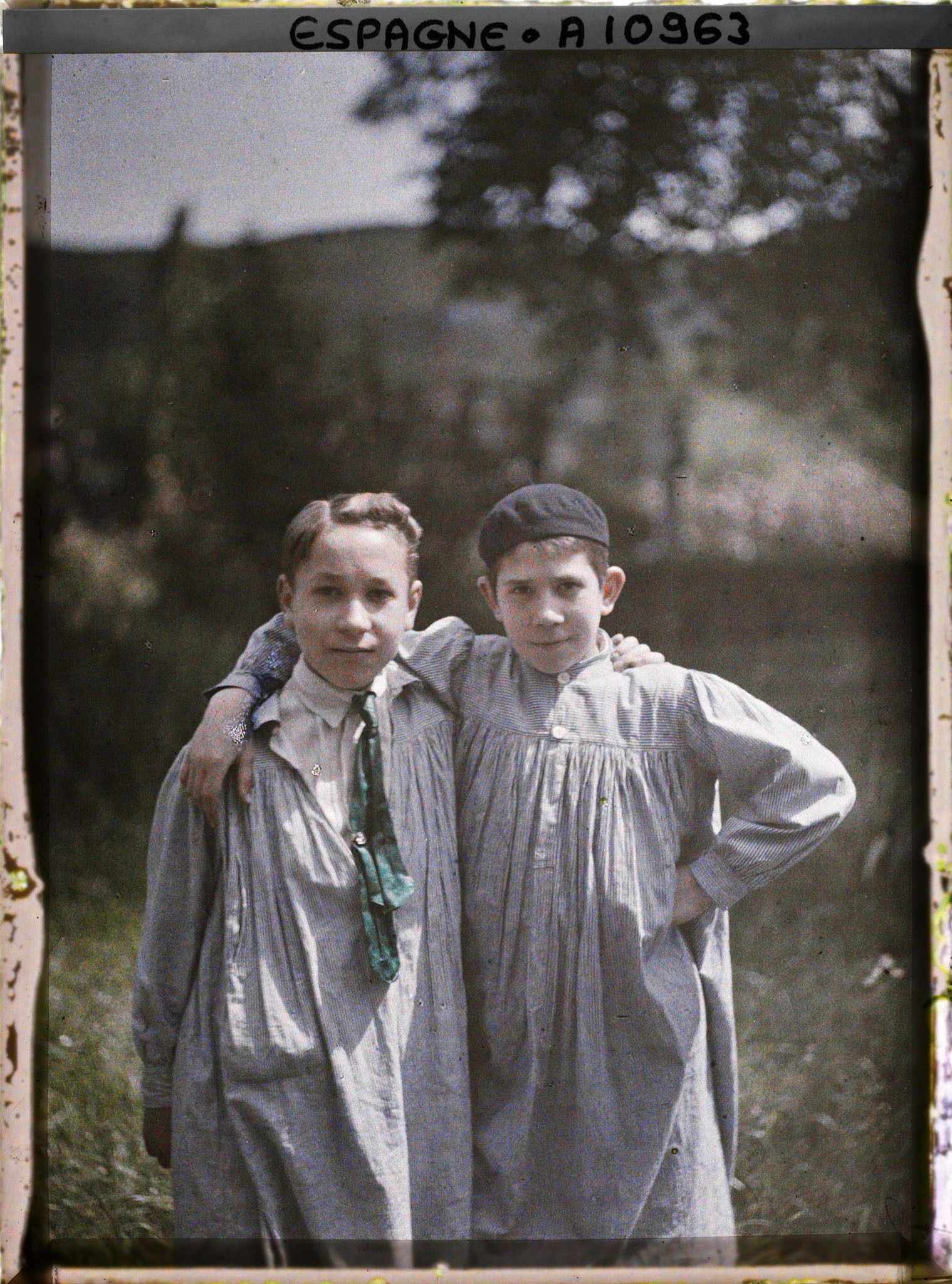 Image représentant Espagne, Bilbao, Deux jeunes Basques nés à Begoña (Bilbaô)