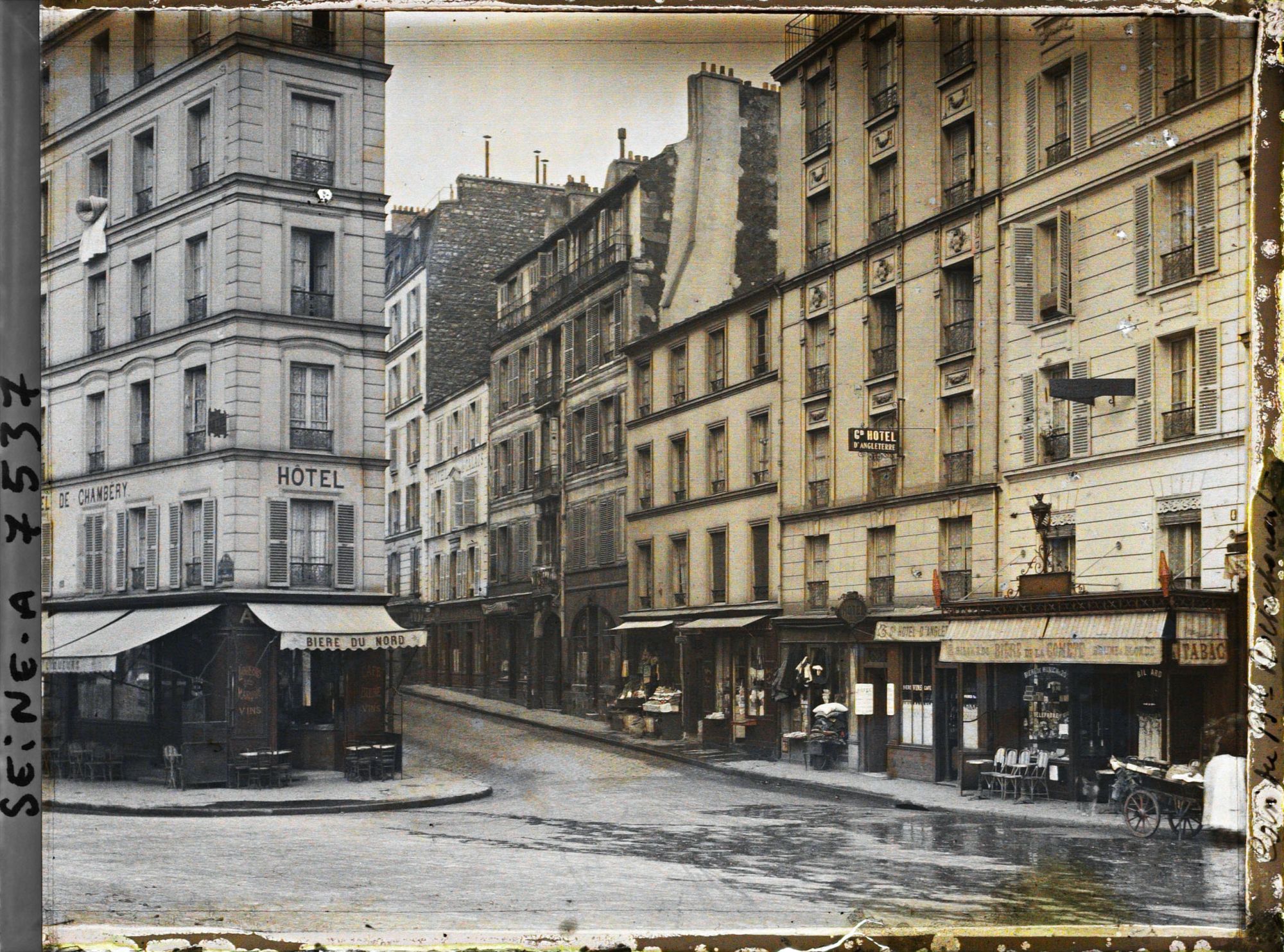 Image représentant L'angle du boulevard de la Chapelle et de la rue de Chartres
