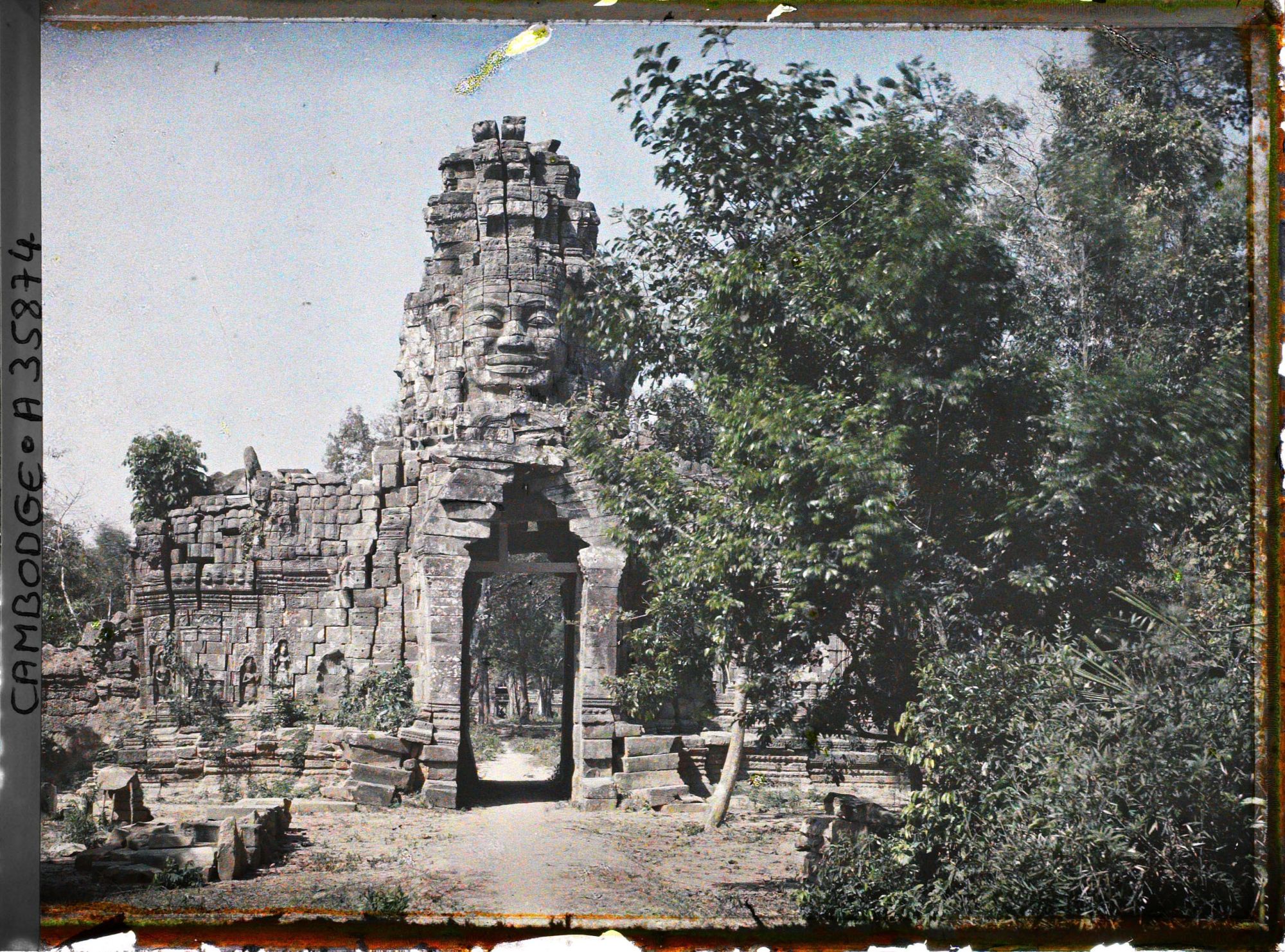 Image représentant Le temple de Banteay Kdei (" Citadelle des cellules monastiques ")