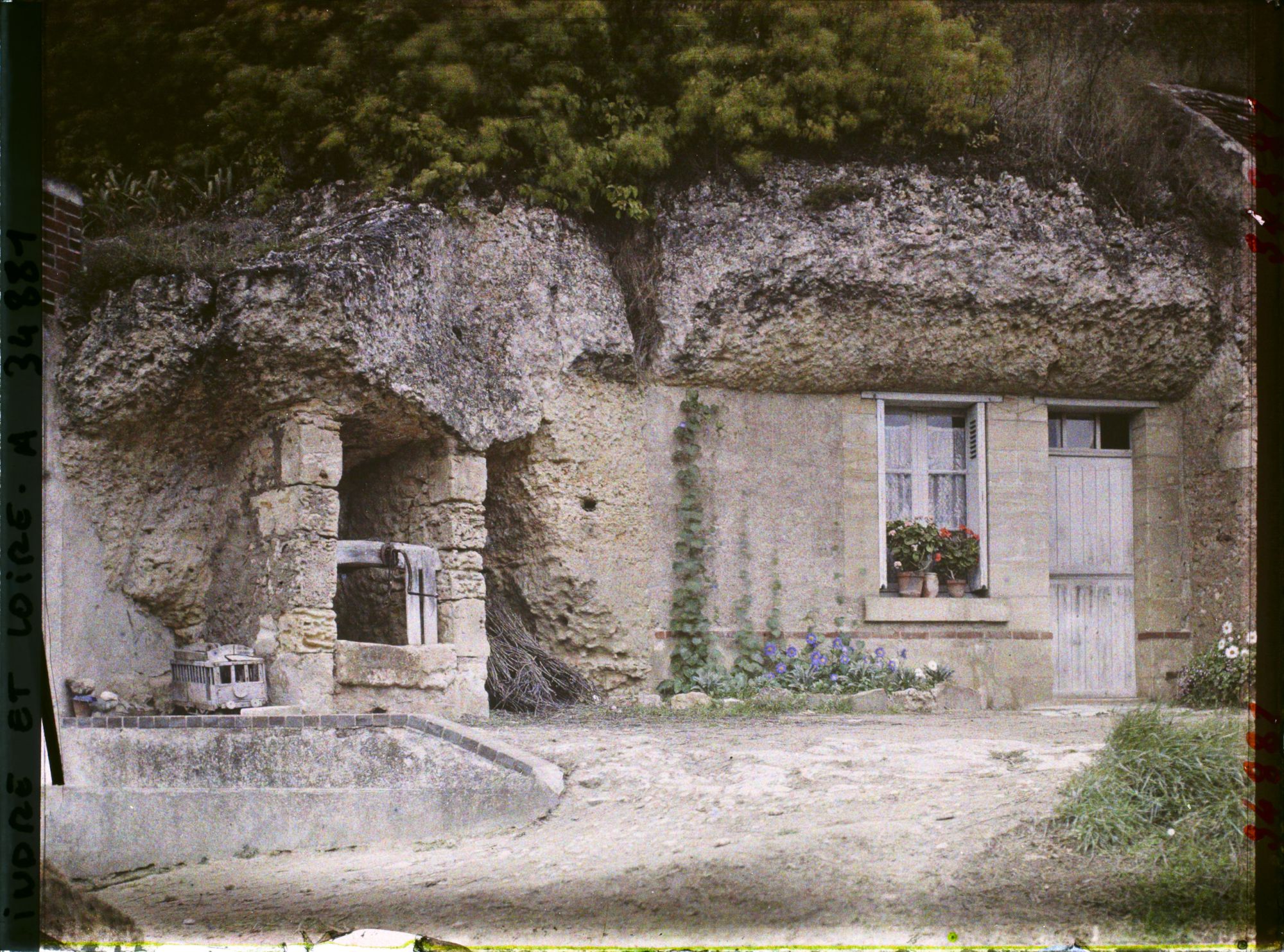 Image représentant Puits et habitation troglodyte