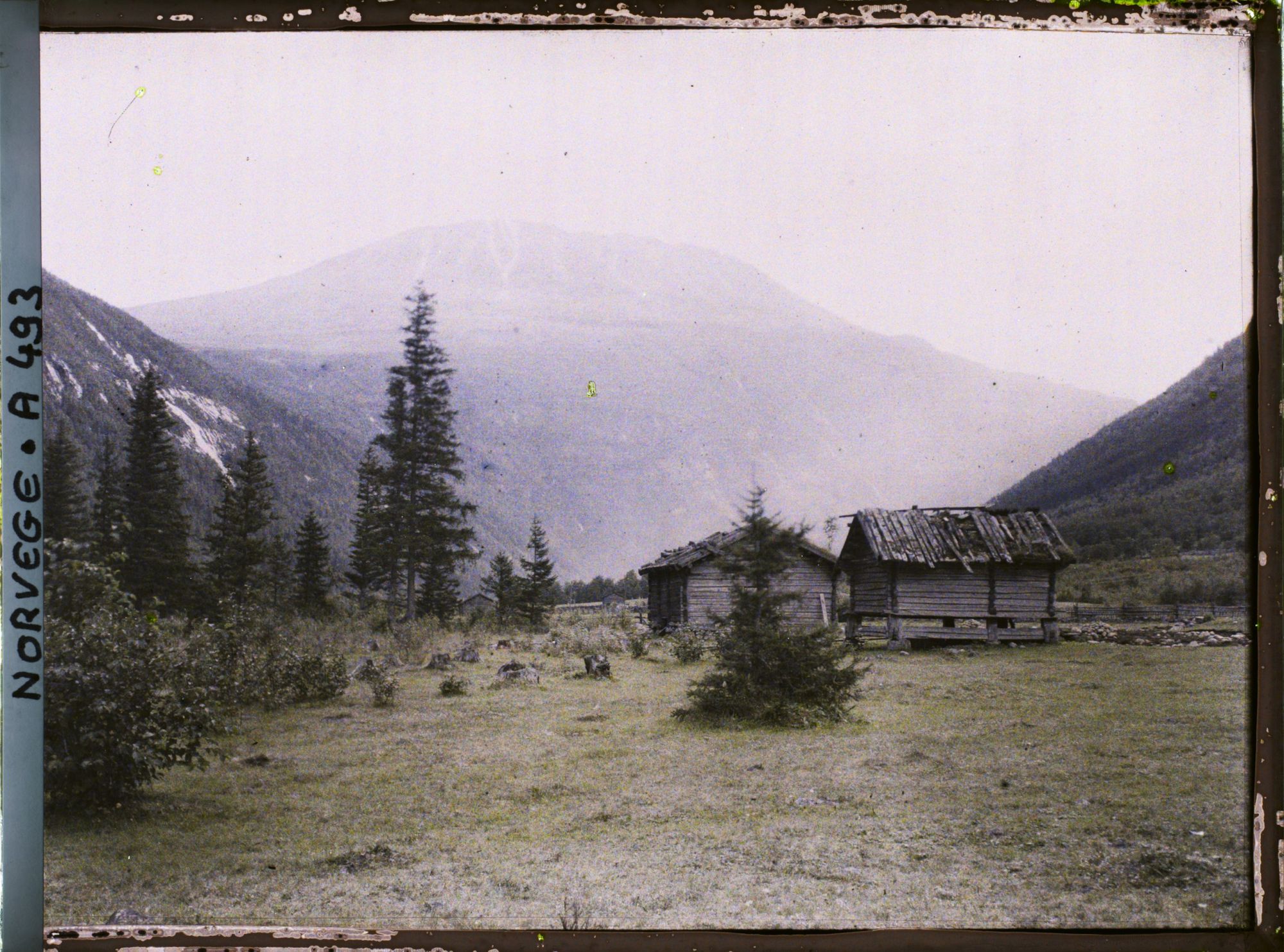 Image représentant Cabanes en bois dans la vallée du Vestfjorddalen