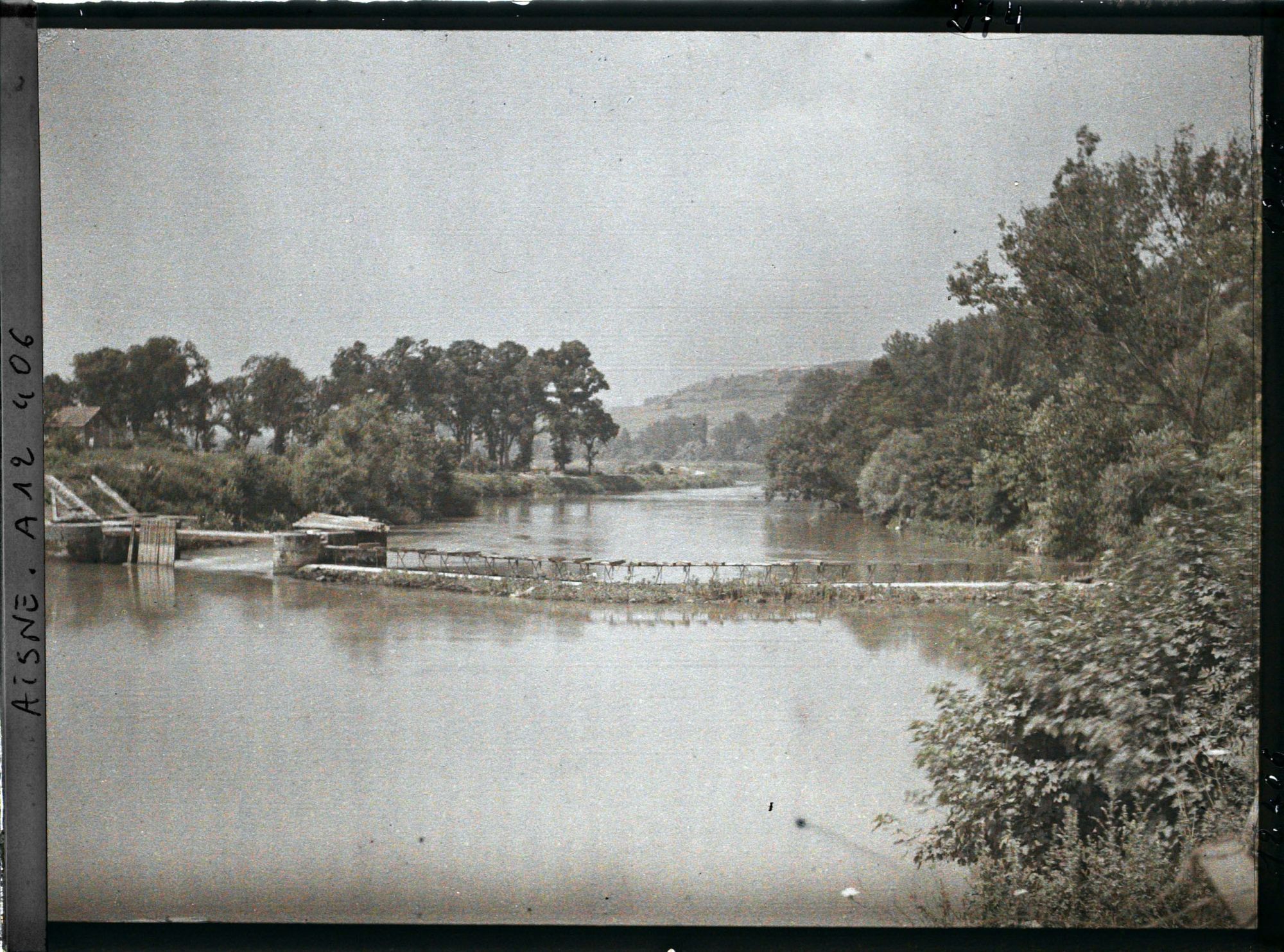 Image représentant France, Cuffies, Les bords de l'Aisne