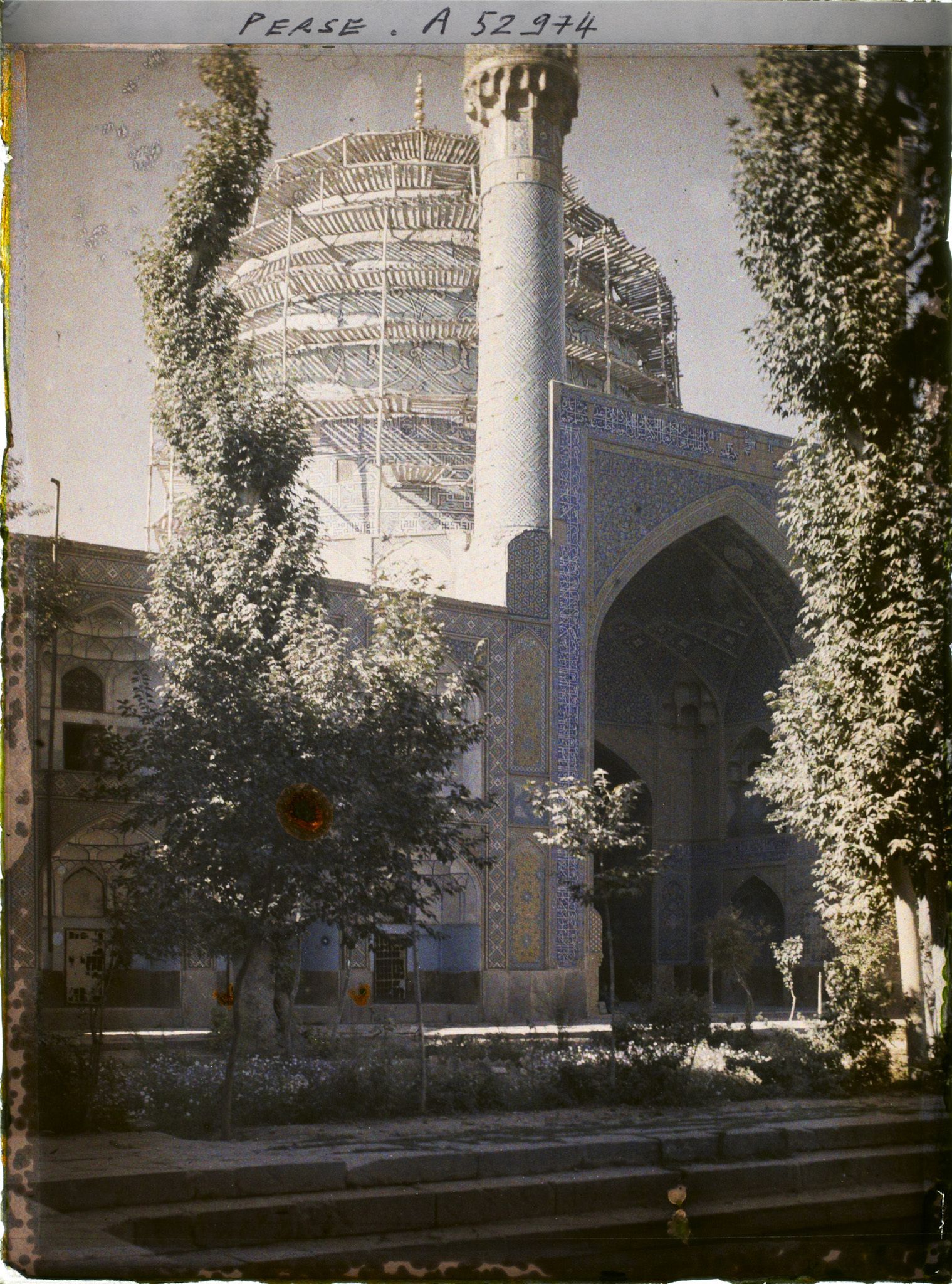 Image représentant La Madreseh Mader-i-Chah, école coranique dite "de la mère du Chah" (1714)