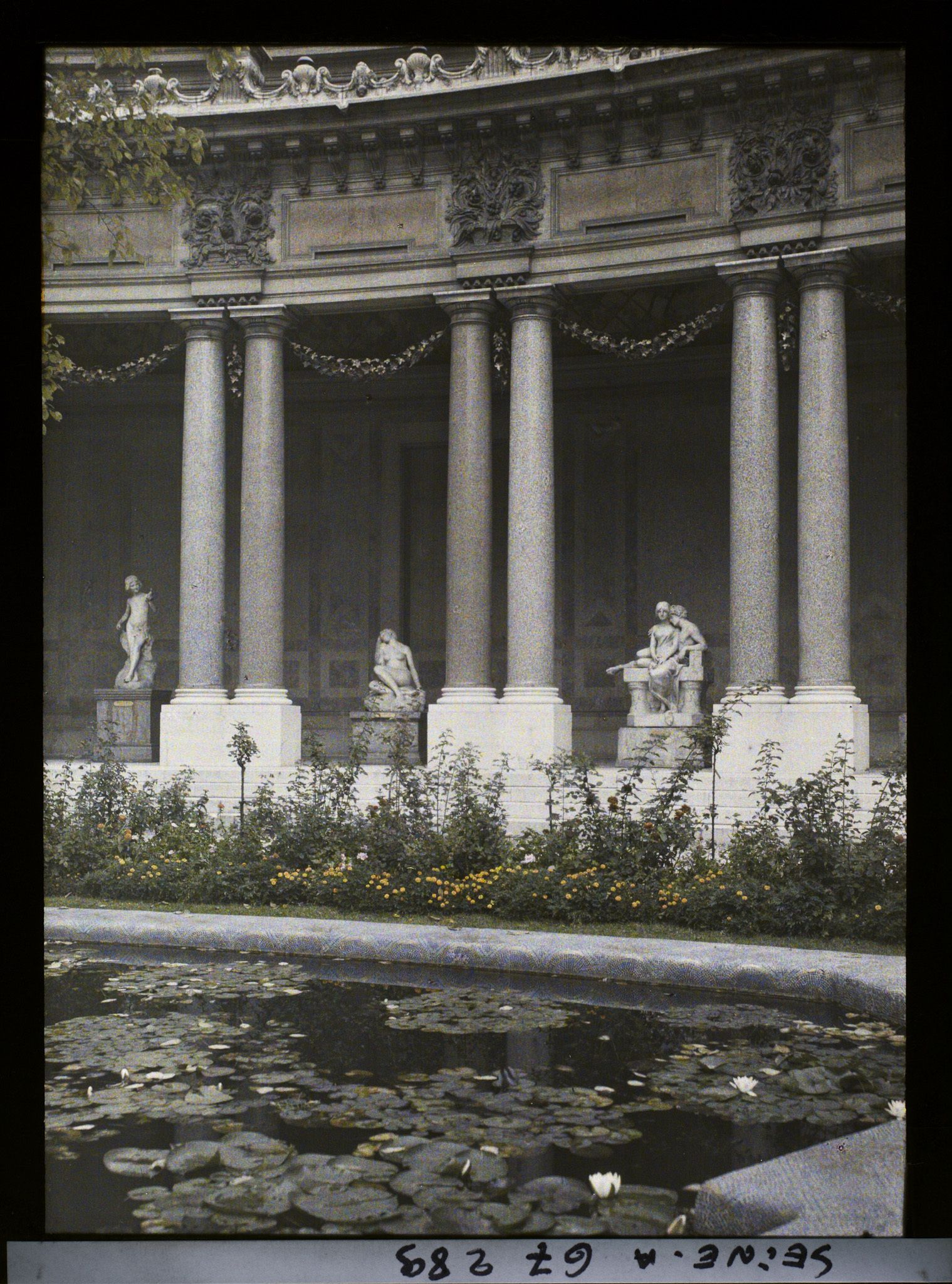 Image représentant Le péristyle du Petit Palais