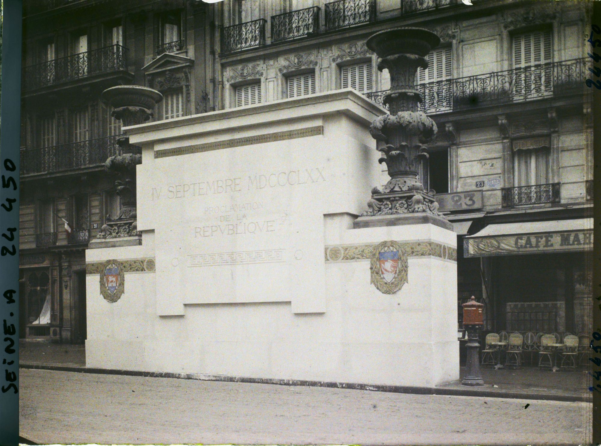 Image représentant Décor rue Soufflot pour le Cinquantenaire de la IIIe République
