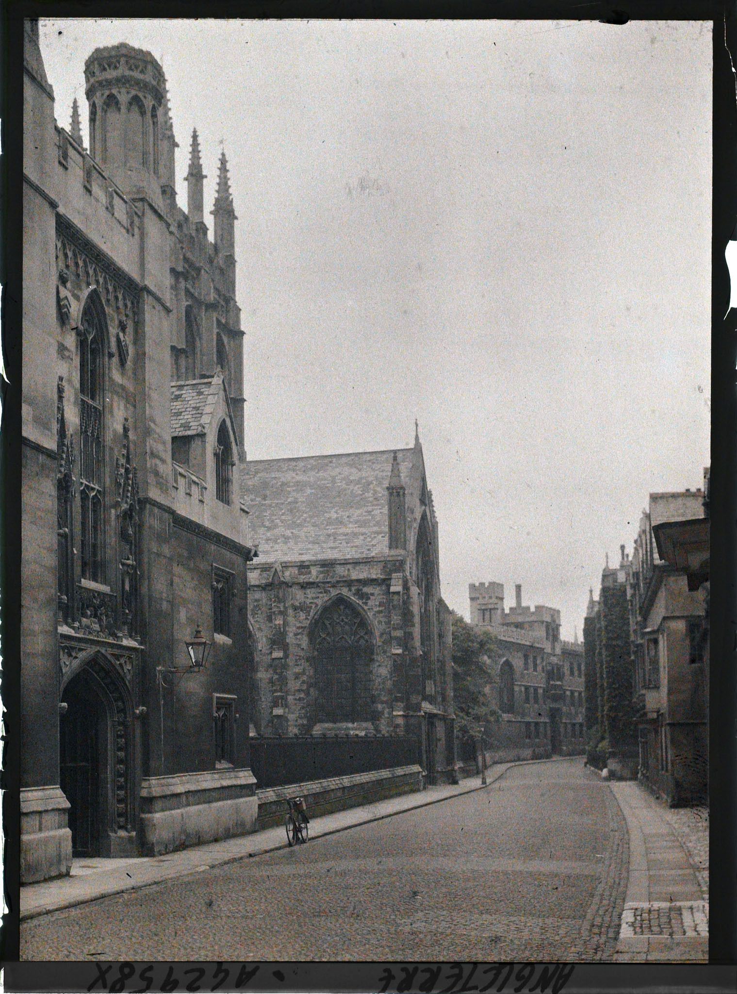 Image représentant Entrée principale du Merton College