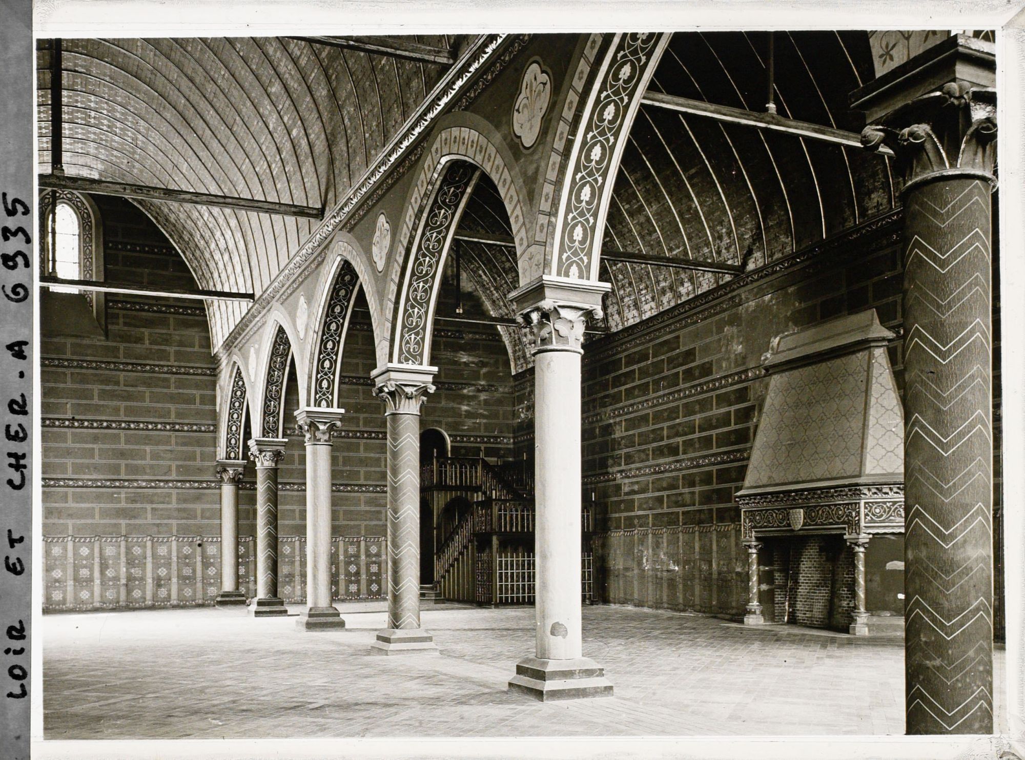 Image représentant La salle des états généraux du château médiéval