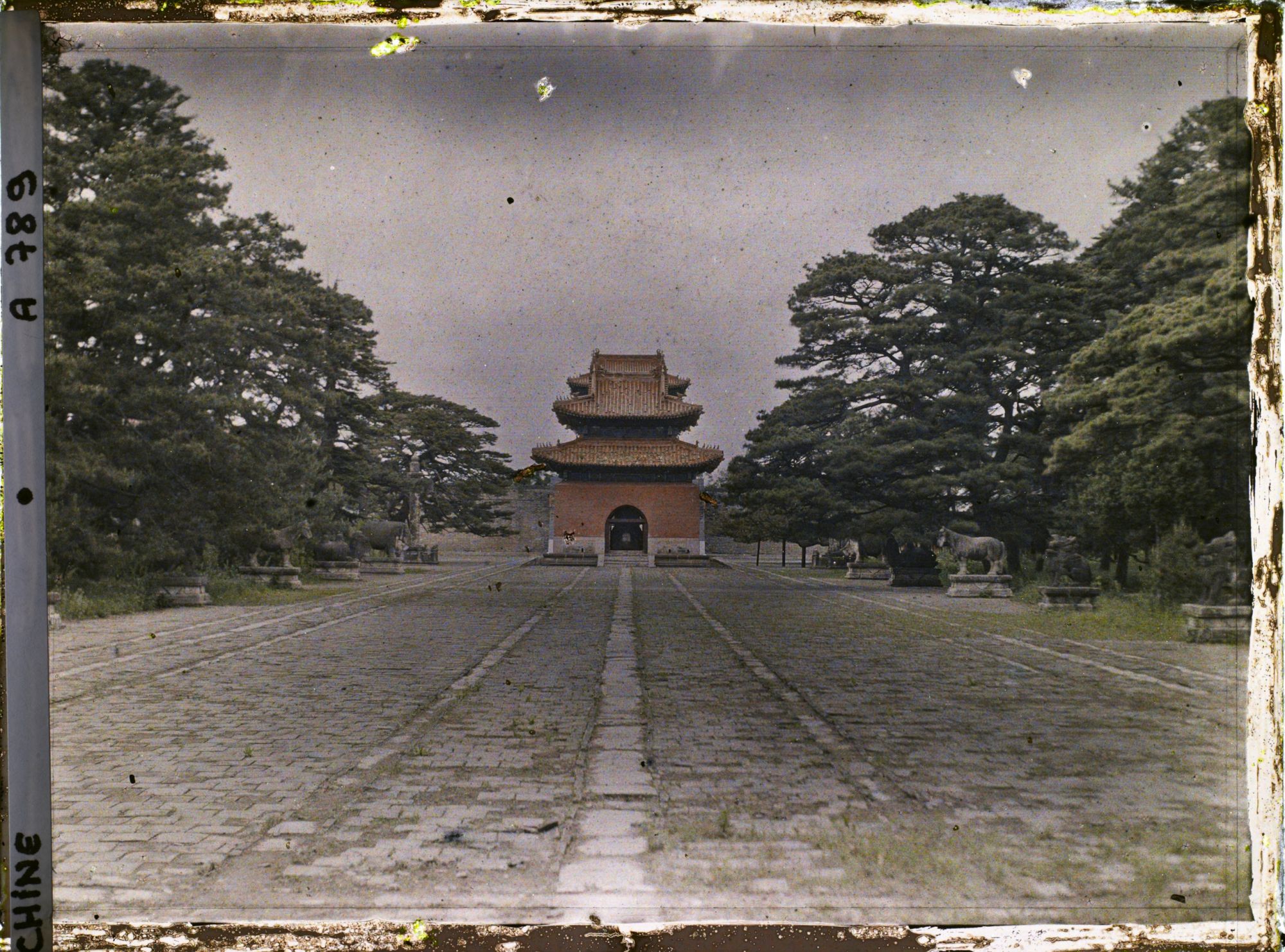 Image représentant Zhaoling (" tombeau Lumineux "), appelé aussi Beiling (" tombeau du Nord ")