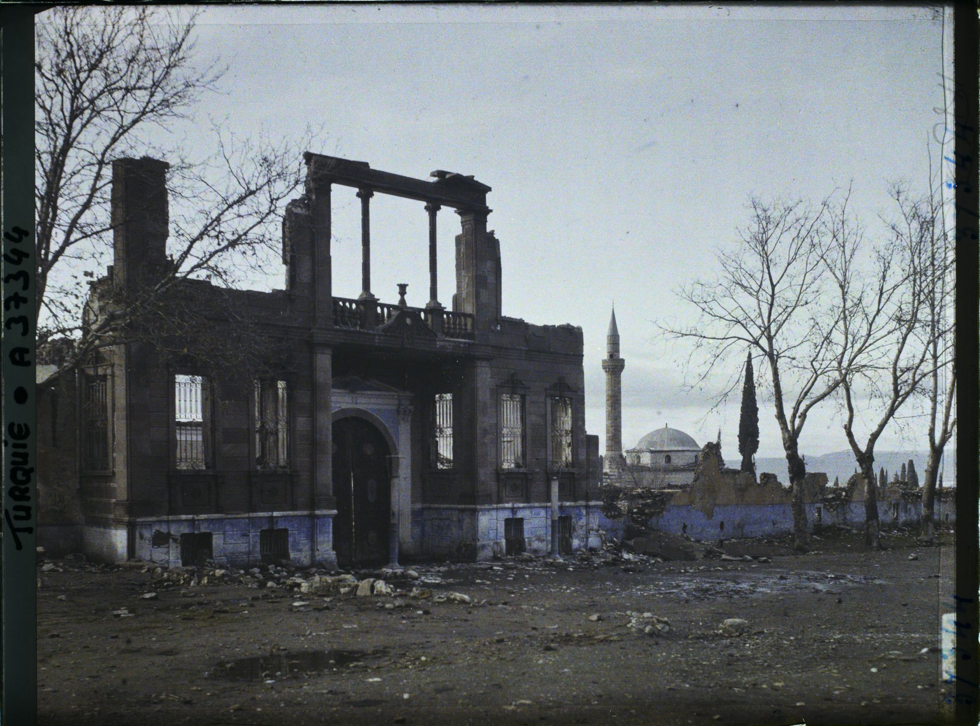 Image représentant Turquie, Magnesie, Ruines d'une Caserne