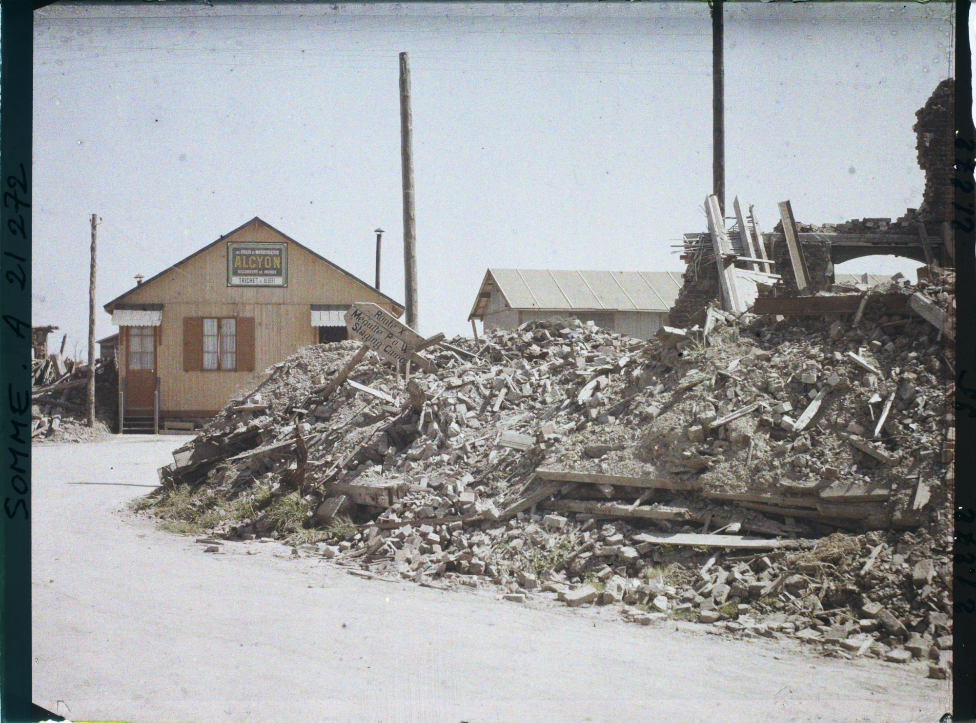 Image représentant France, Albert, Maisons dans les ruines