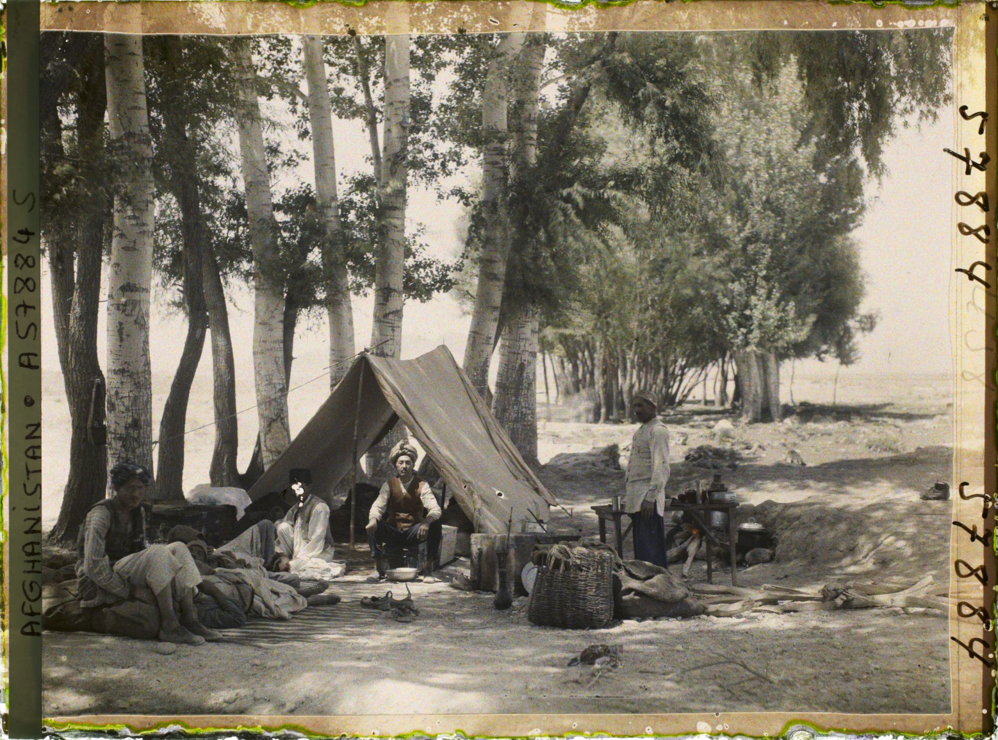 Image représentant La cuisine du campement de la "Mission d'Études des Chemins de fer de l'Afghanistan"