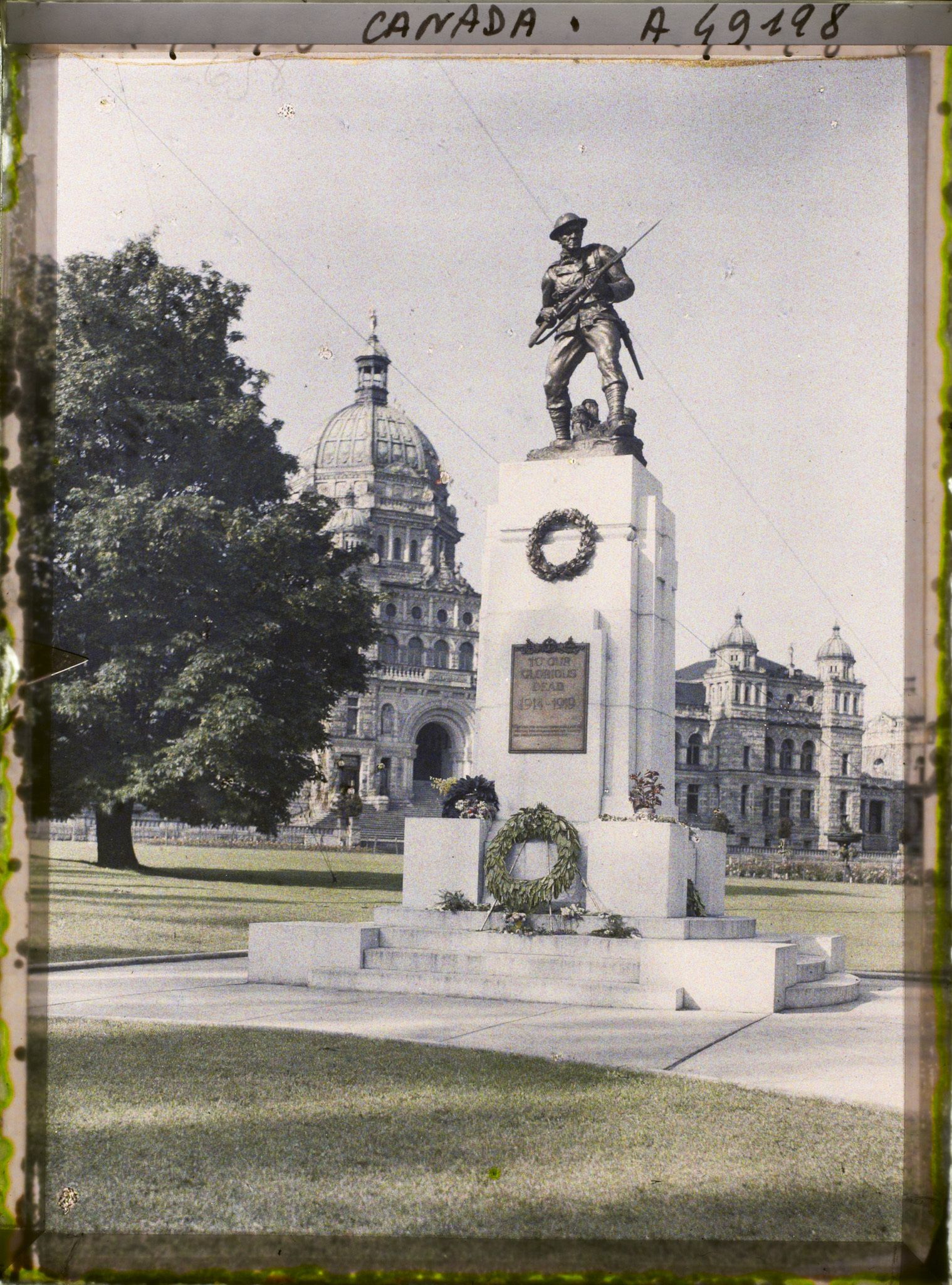 Image représentant Canada, Victoria;Monumt aux Morts de la Guerre 1914- 18