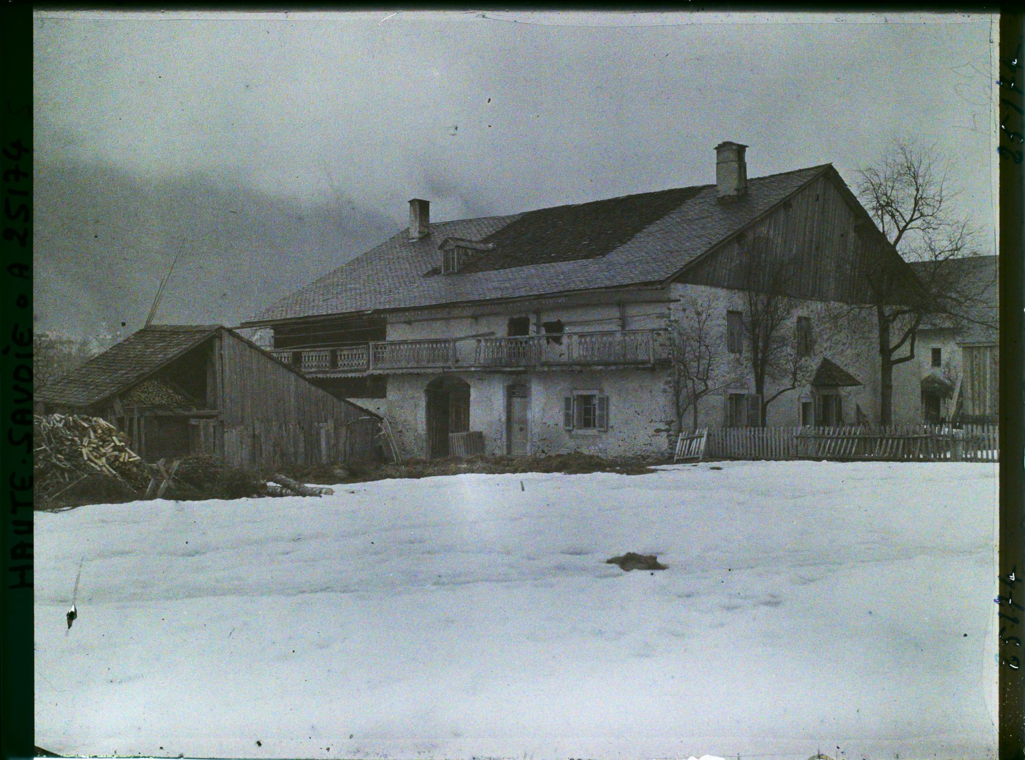 Image représentant France Les Alpes, Barats, Chamonix - Type d'ancienne Maison, Village des Barats