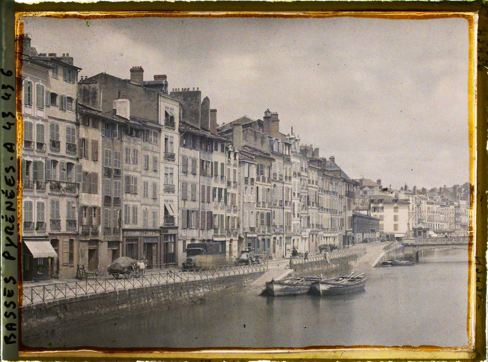 Image représentant France, Bayonne, Les Quais pris du Pont du Génie vers la Citadelle