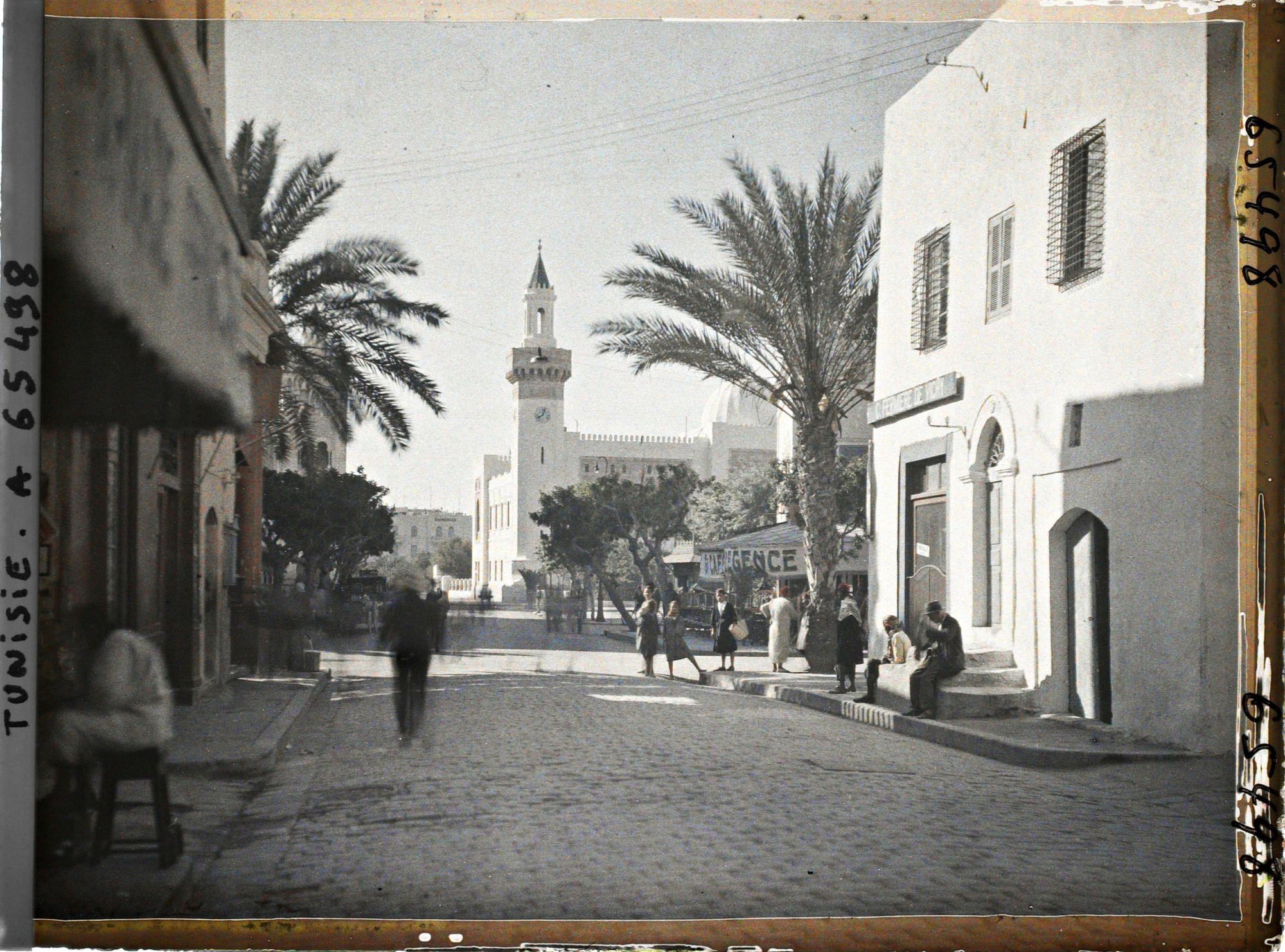 Image représentant La rue de la République et l'Hôtel de ville