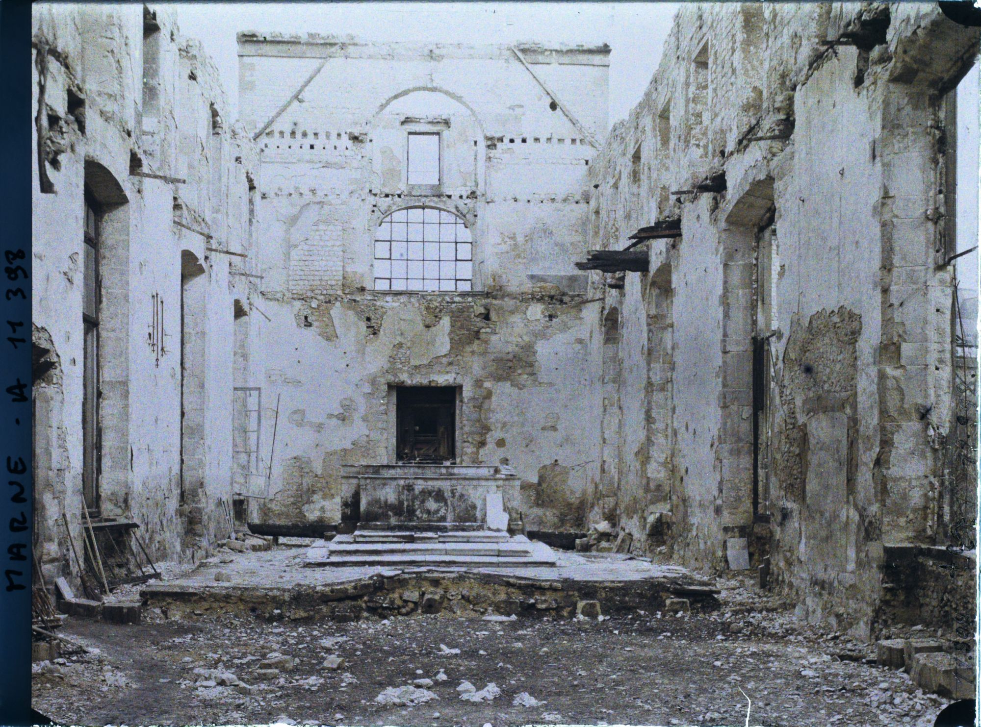 Image représentant Chapelle en ruines des hospices civils, rue Eugène Wiet (?)